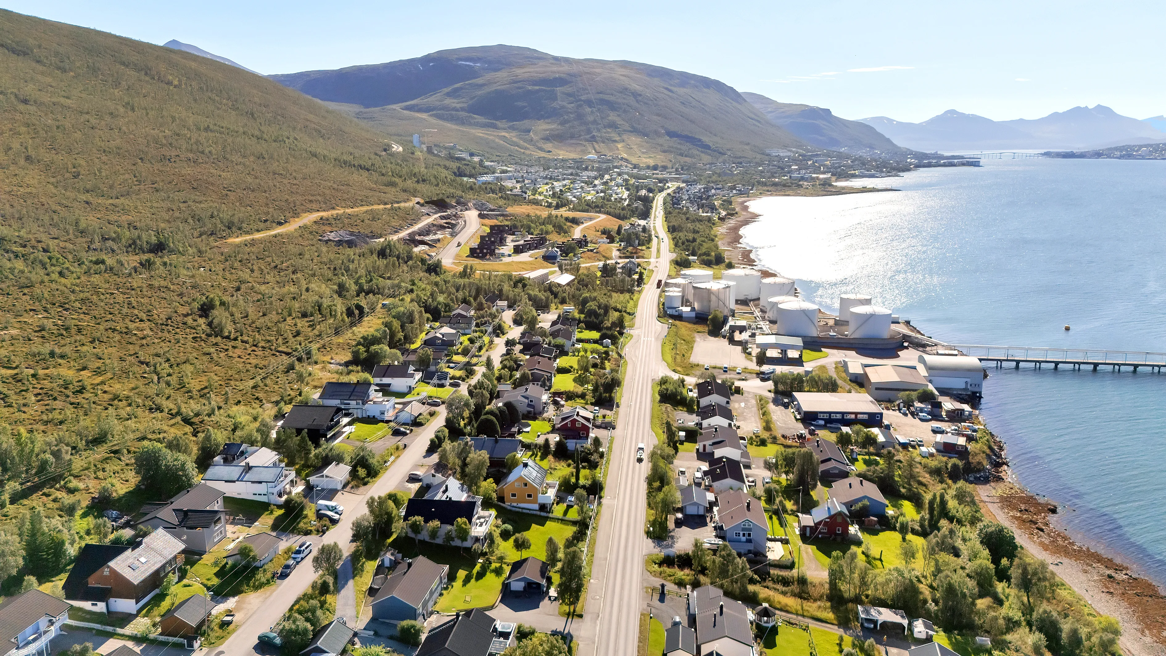 Spacious 5-Bedroom House with Rental Apartment in Scenic Tromsø - View image 43 of 47