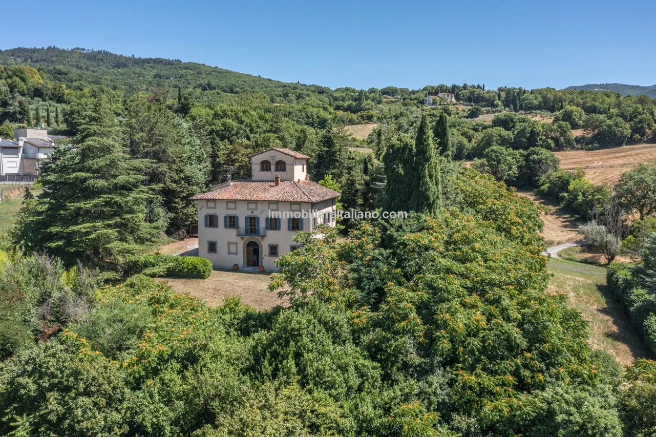 Villa storica con 3 camere da letto e ampio giardino a Sansepolcro, in Toscana - Visualizza immagine 7 di 66