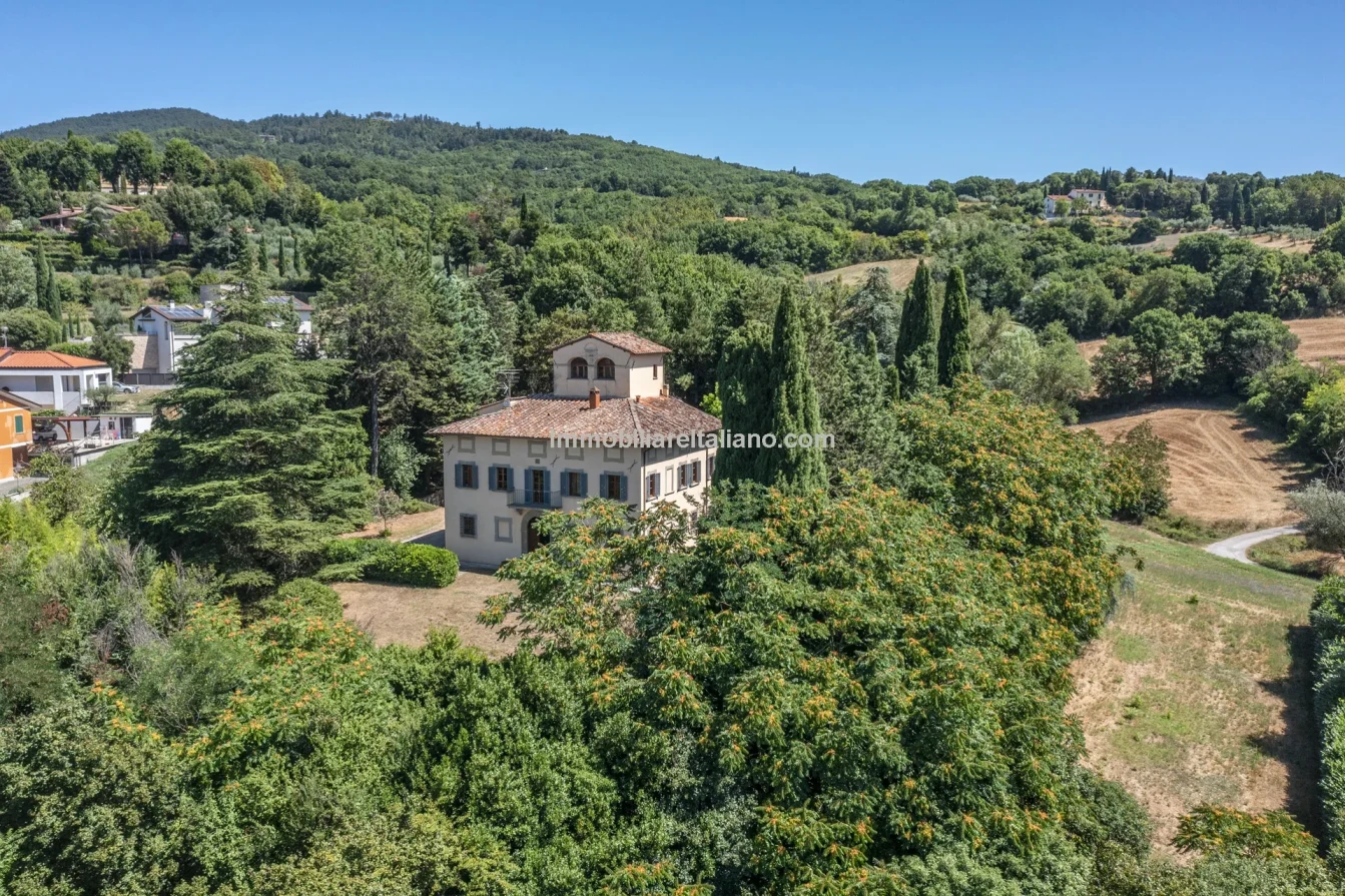 Villa storica con 3 camere da letto e ampio giardino a Sansepolcro, in Toscana - Visualizza immagine 8 di 66