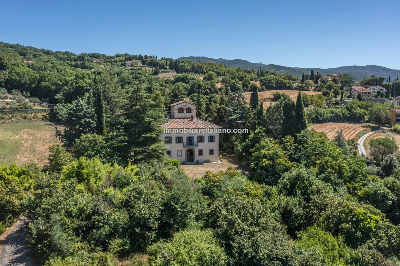 Villa storica con 3 camere da letto e ampio giardino a Sansepolcro, in Toscana - Visualizza immagine 9 di 66