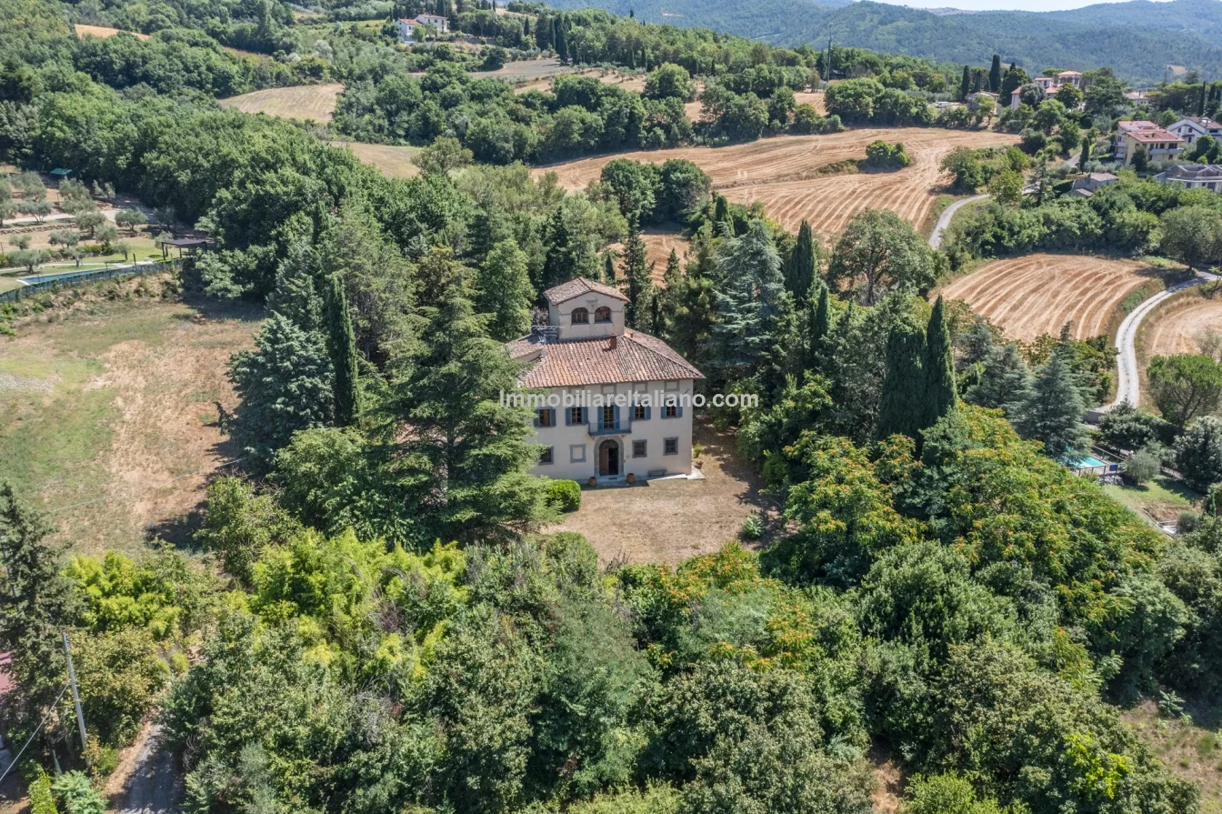 Villa storica con 3 camere da letto e ampio giardino a Sansepolcro, in Toscana - Visualizza immagine 10 di 66
