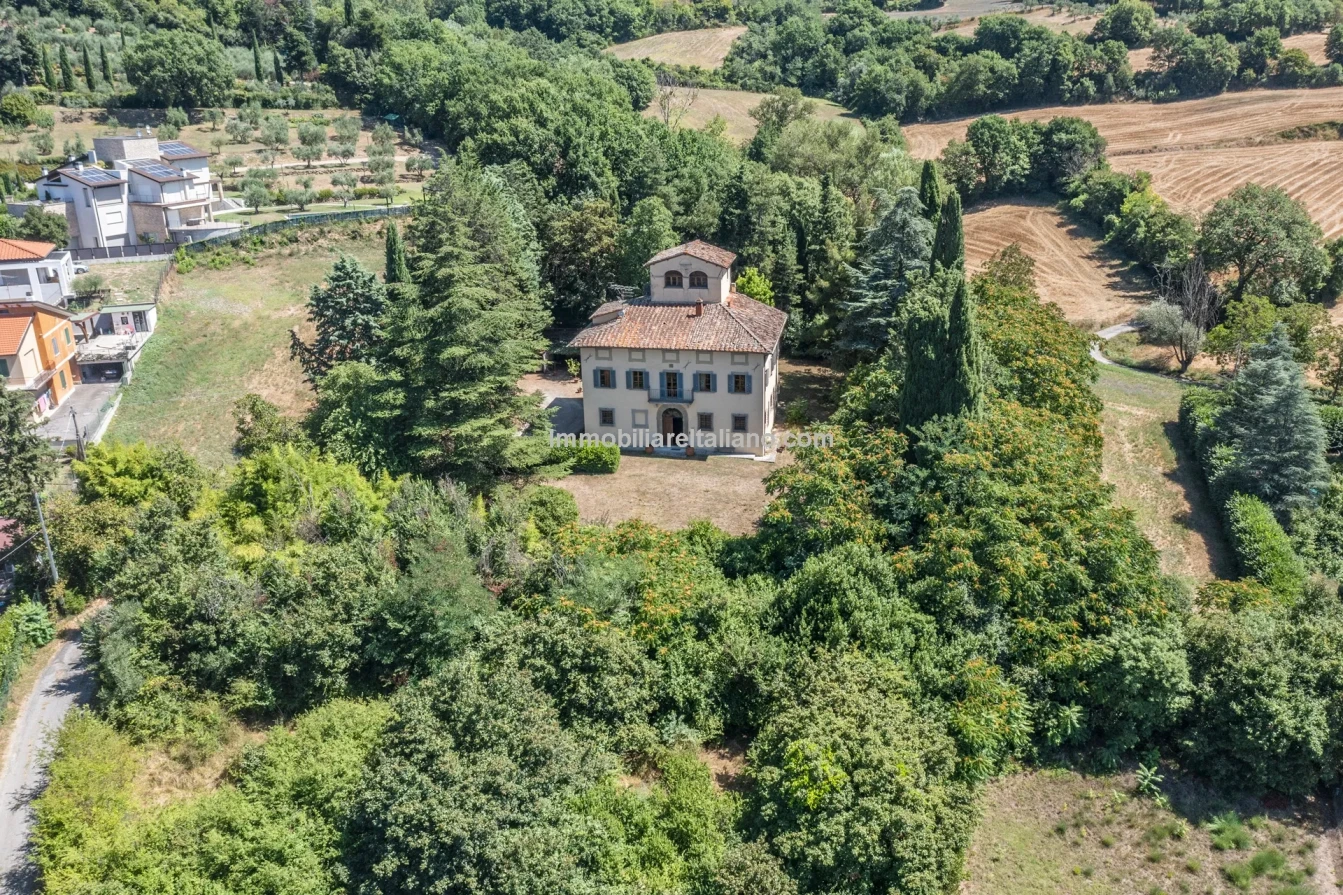 Villa storica con 3 camere da letto e ampio giardino a Sansepolcro, in Toscana - Visualizza immagine 11 di 66