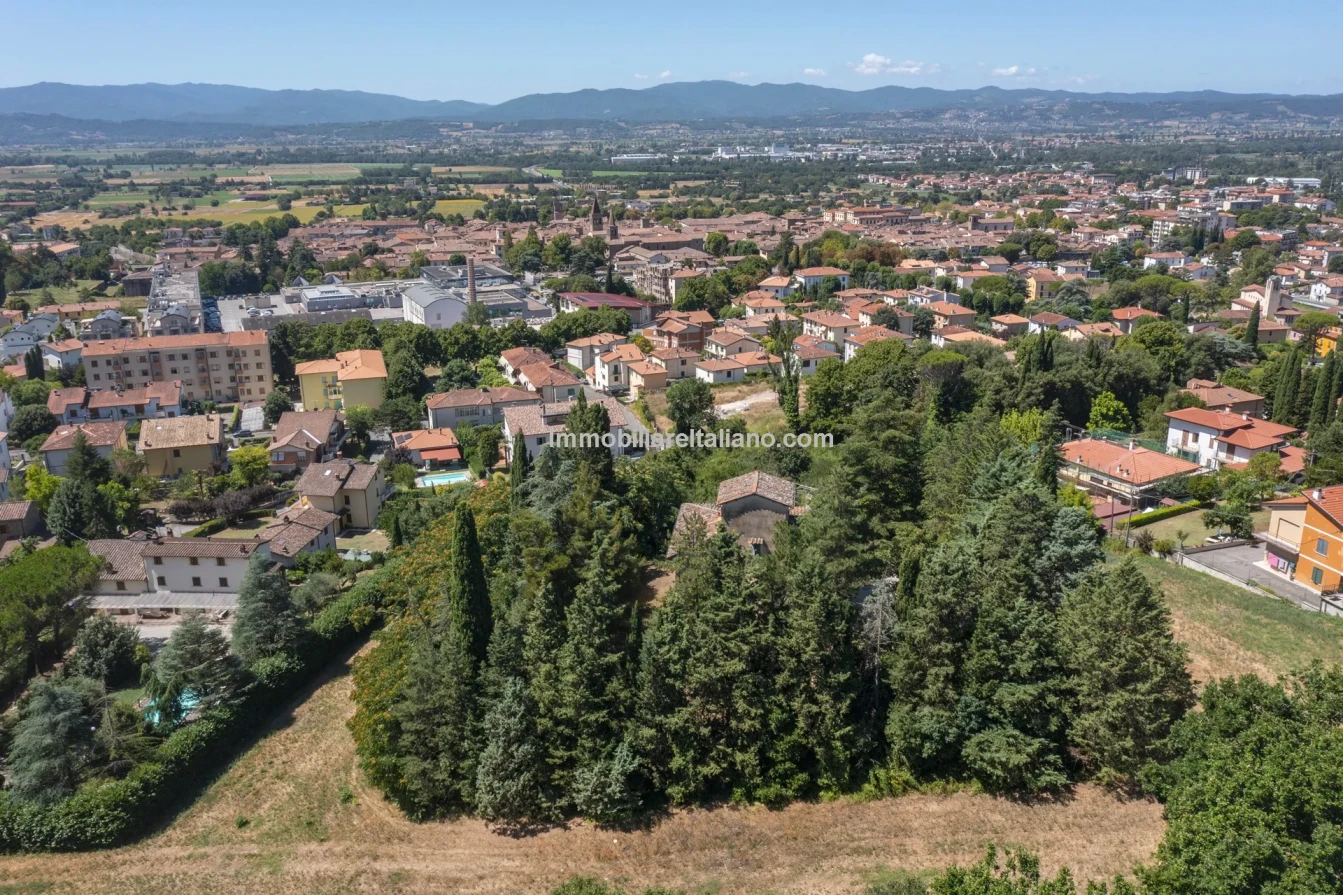 Villa storica con 3 camere da letto e ampio giardino a Sansepolcro, in Toscana - Visualizza immagine 16 di 66