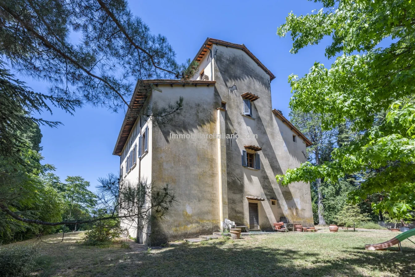Villa storica con 3 camere da letto e ampio giardino a Sansepolcro, in Toscana - Visualizza immagine 20 di 66
