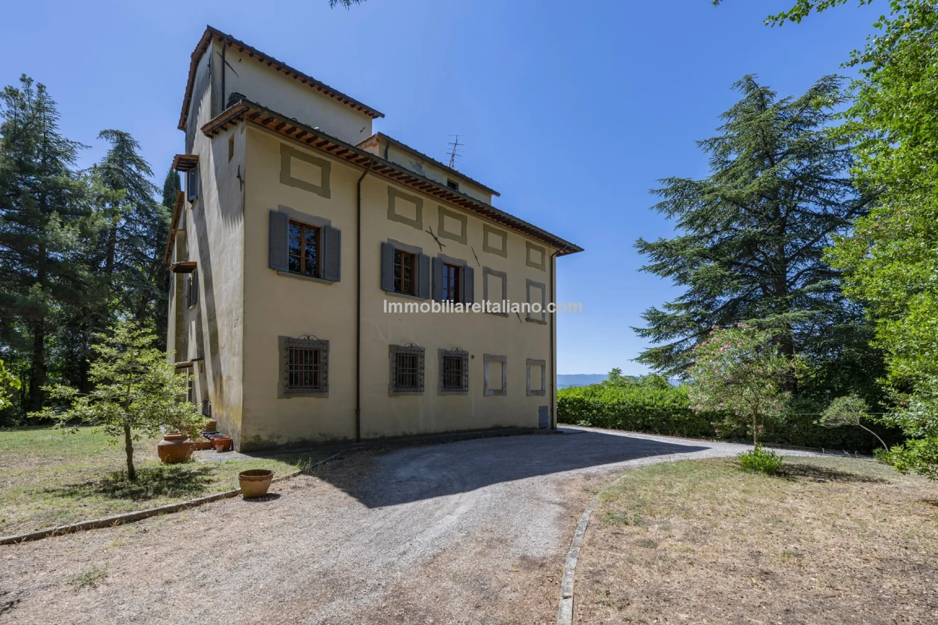Villa storica con 3 camere da letto e ampio giardino a Sansepolcro, in Toscana - Visualizza immagine 21 di 66