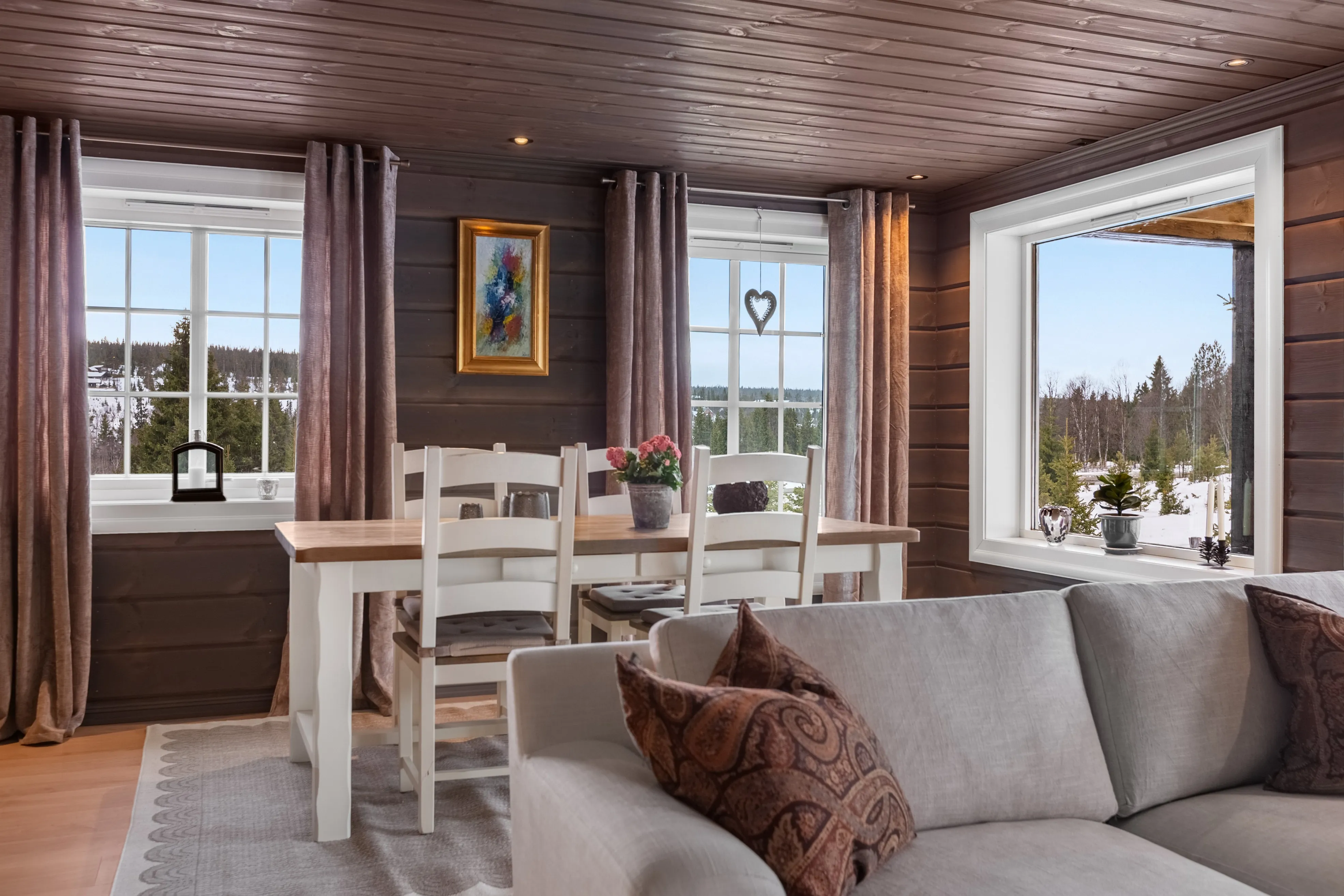 Modern 2-Bedroom Cabin with Sunlit Terrace in Tisleidalen, Norway - View image 11 of 32