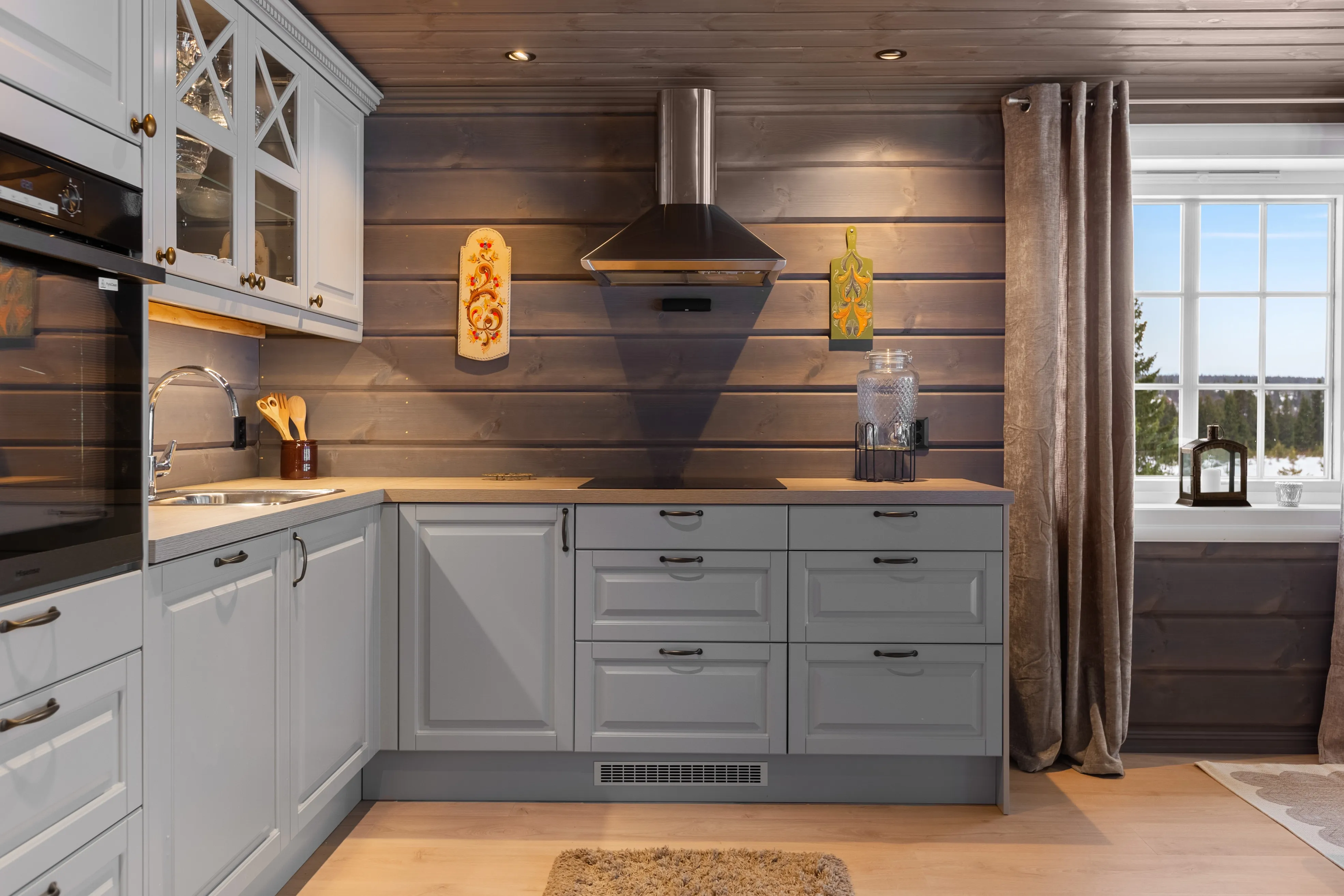 Modern 2-Bedroom Cabin with Sunlit Terrace in Tisleidalen, Norway - View image 14 of 32