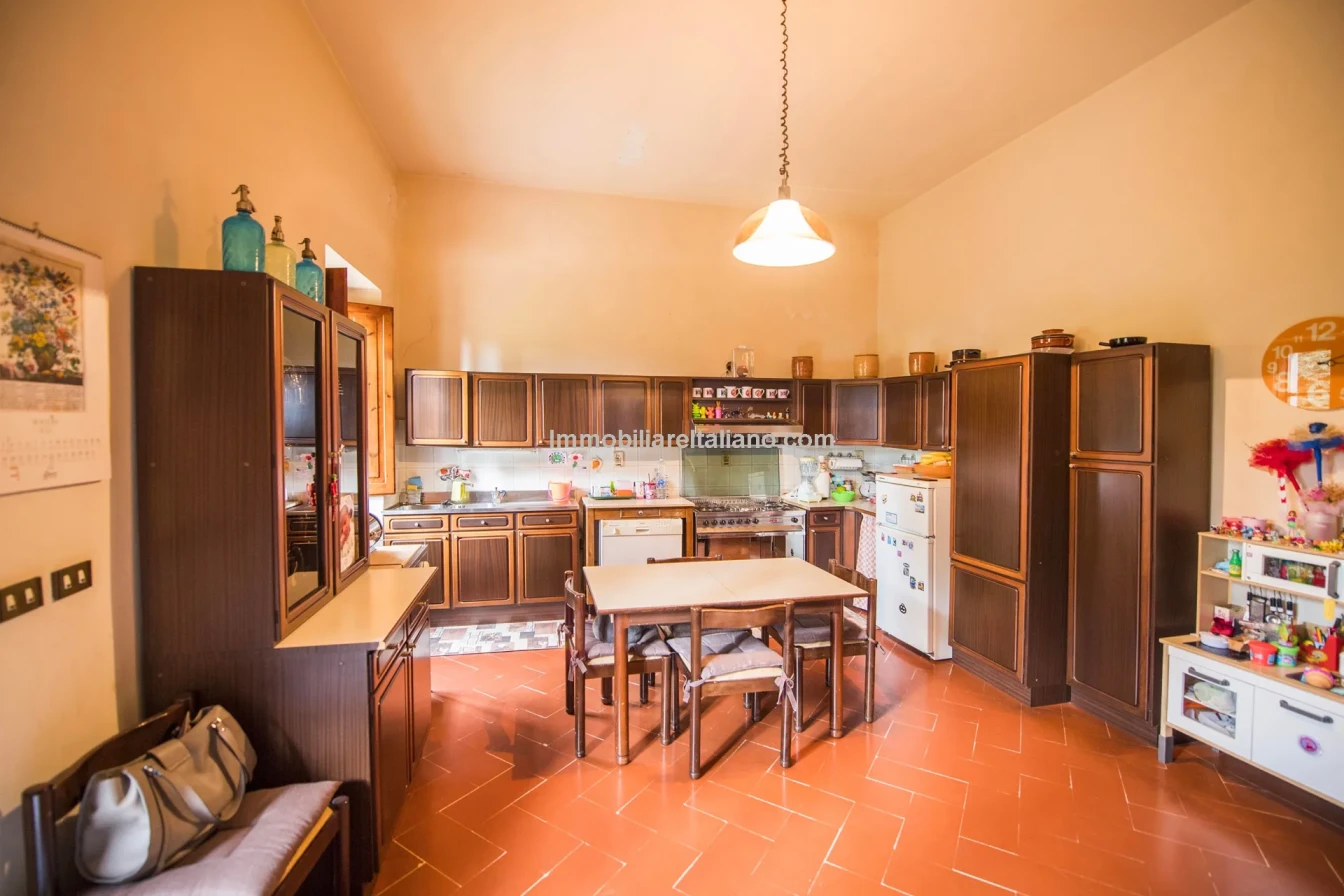 Villa storica con 3 camere da letto e ampio giardino a Sansepolcro, in Toscana - Visualizza immagine 38 di 66