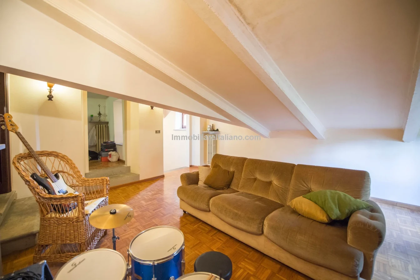 Villa storica con 3 camere da letto e ampio giardino a Sansepolcro, in Toscana - Visualizza immagine 48 di 66