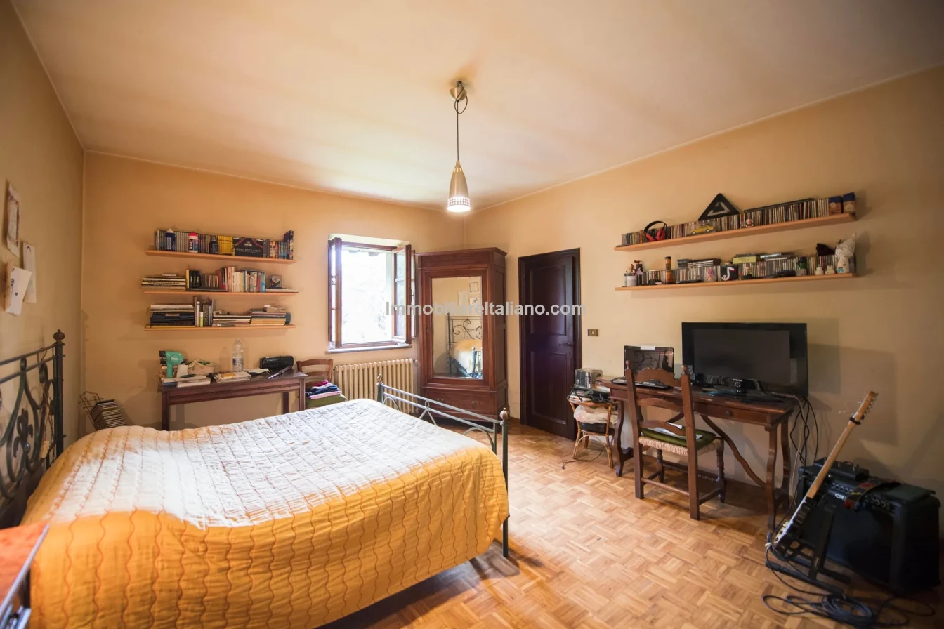 Villa storica con 3 camere da letto e ampio giardino a Sansepolcro, in Toscana - Visualizza immagine 52 di 66