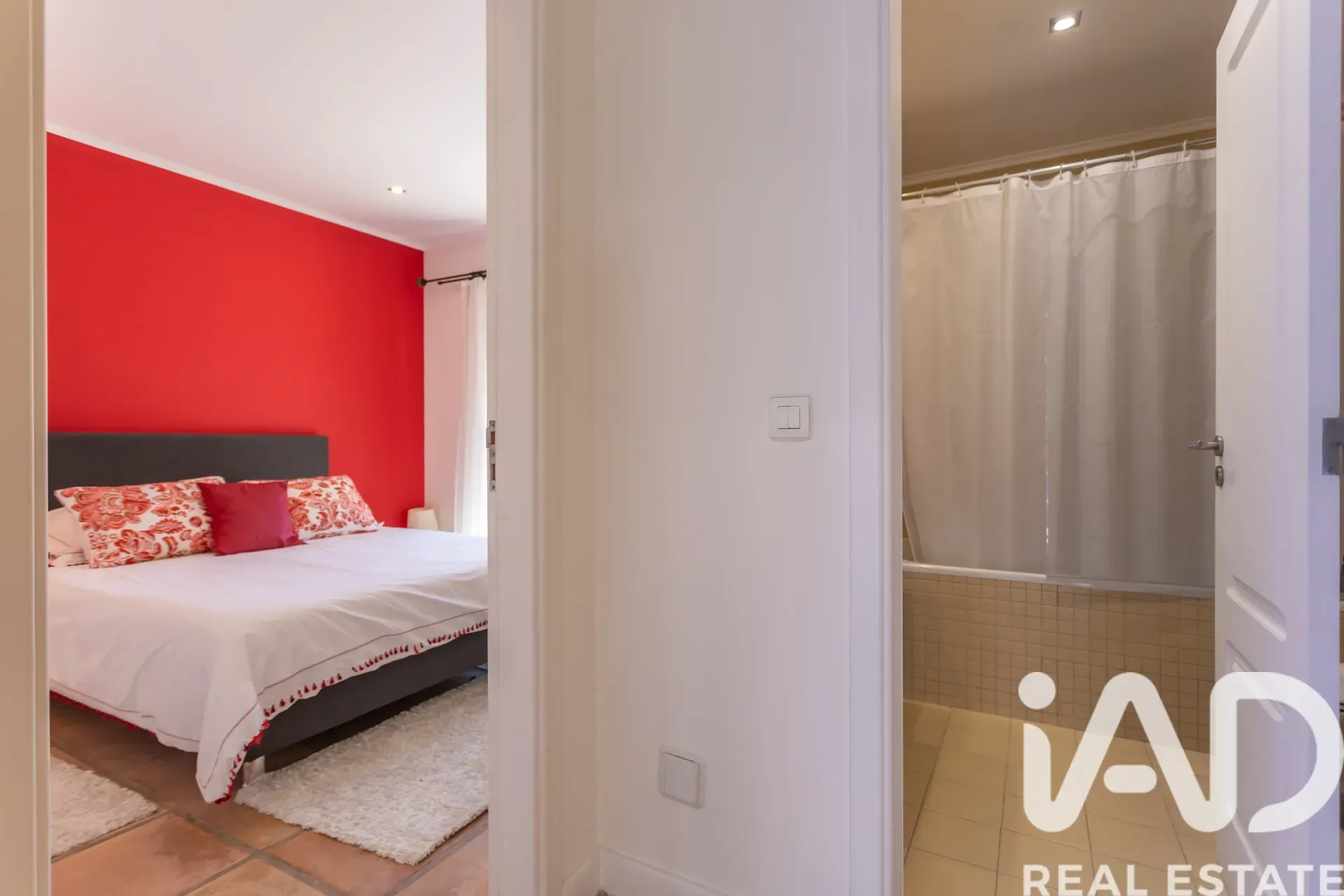 Contemporary 4-Bedroom House with Pool and Garden in Serene Azeitão - View image 25 of 38