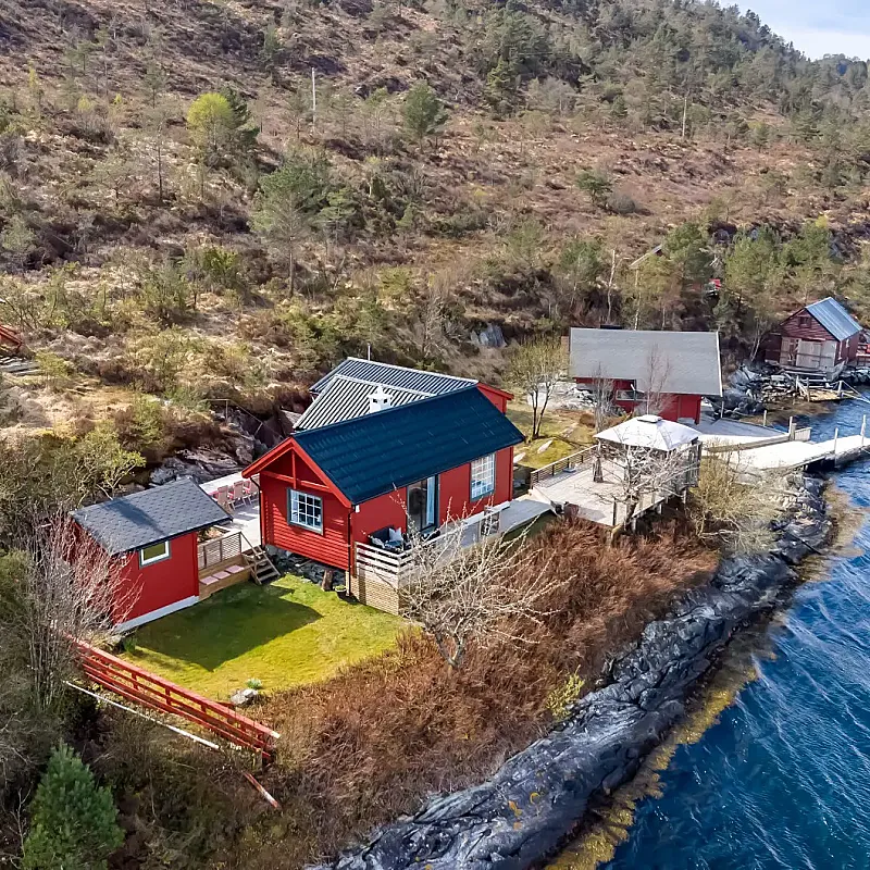 1960s Norwegian Country House with Sea Access and Expansive Gardens