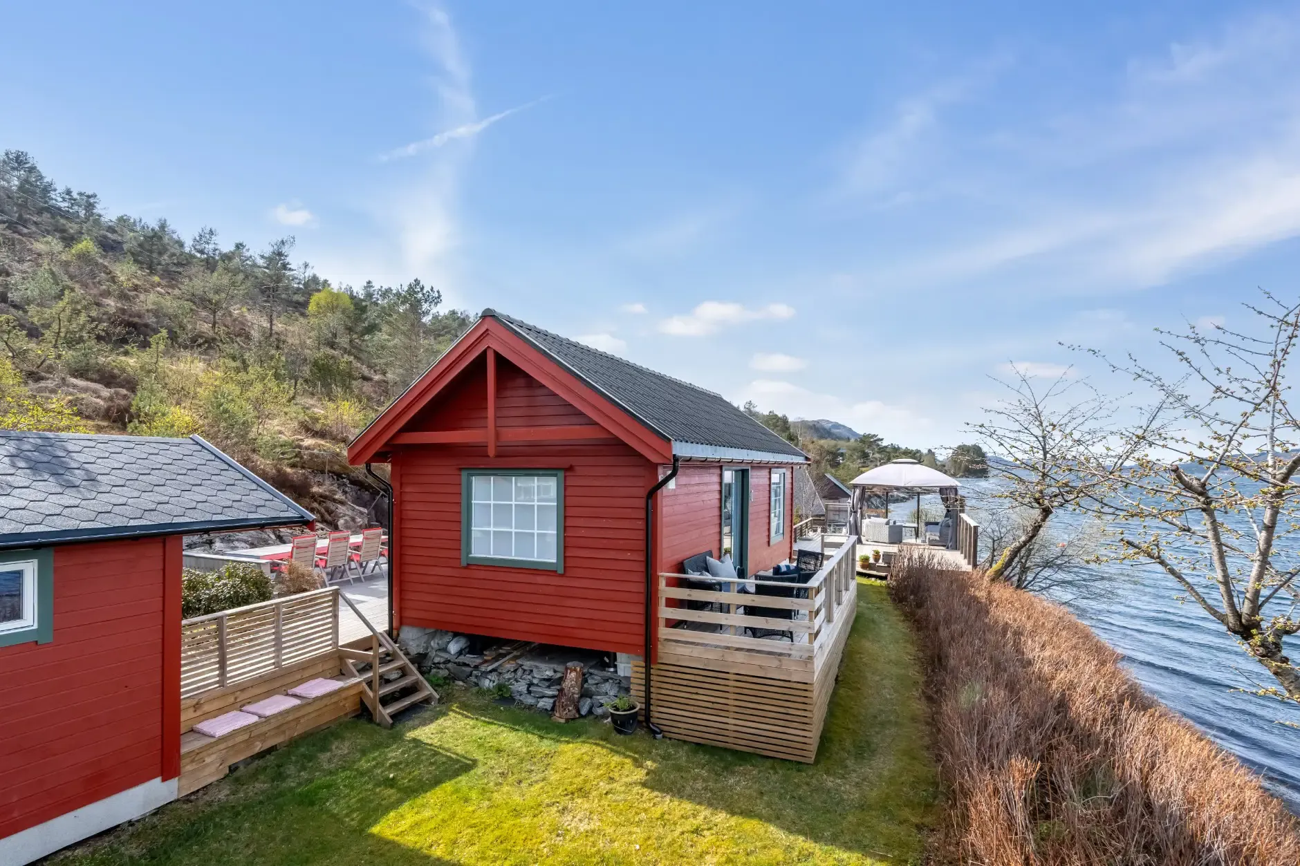 1960s Norwegian Country House with Sea Access and Expansive Gardens - Image 5