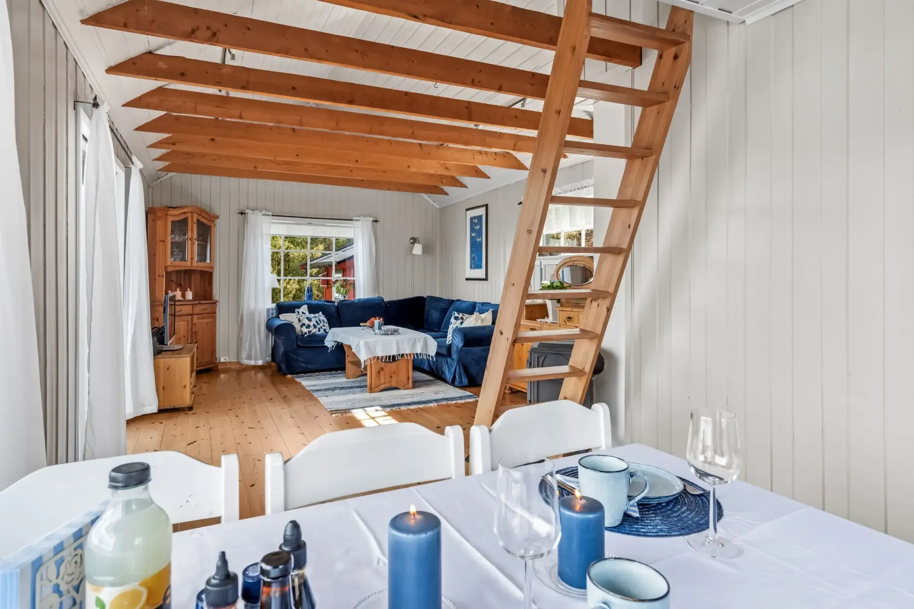 1960s Norwegian Country House with Sea Access and Expansive Gardens - View image 20 of 48