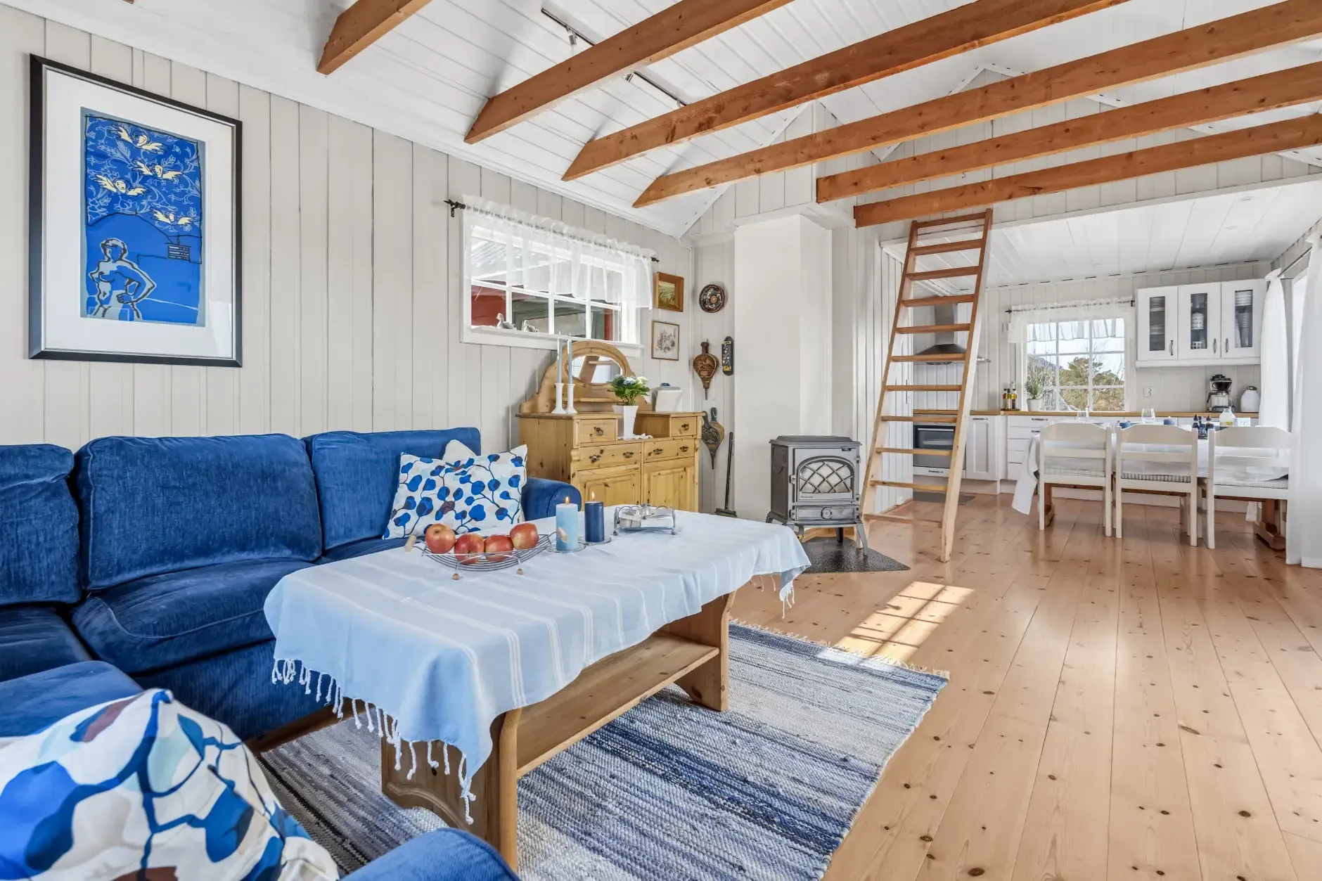 1960s Norwegian Country House with Sea Access and Expansive Gardens - View image 21 of 48