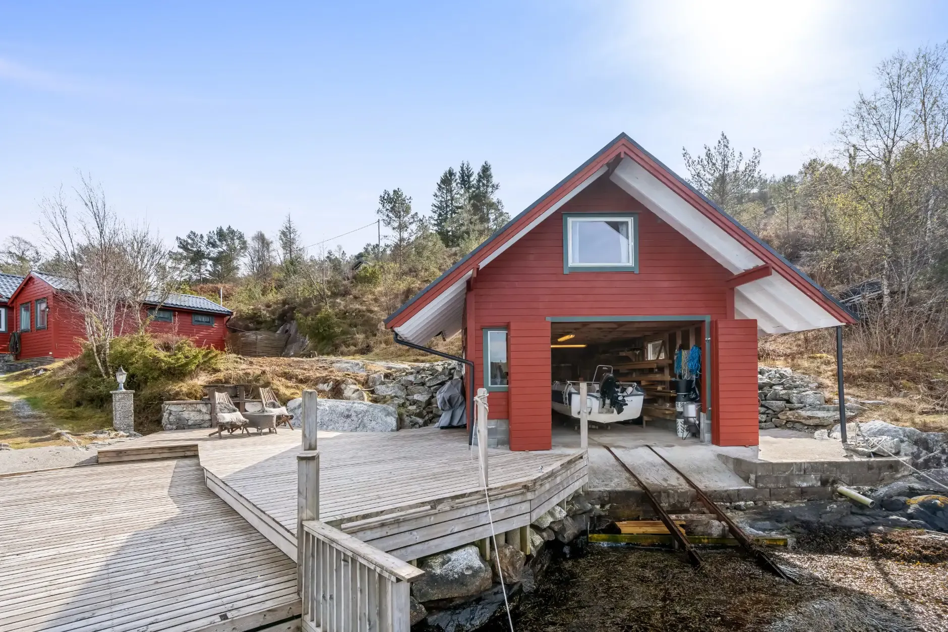 1960s Norwegian Country House with Sea Access and Expansive Gardens - View image 32 of 48