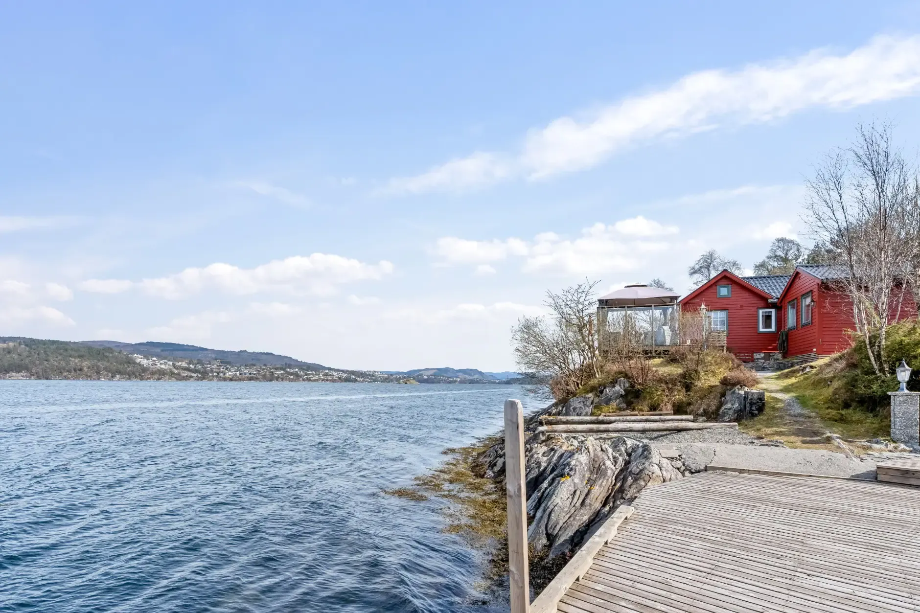 1960s Norwegian Country House with Sea Access and Expansive Gardens - View image 33 of 48
