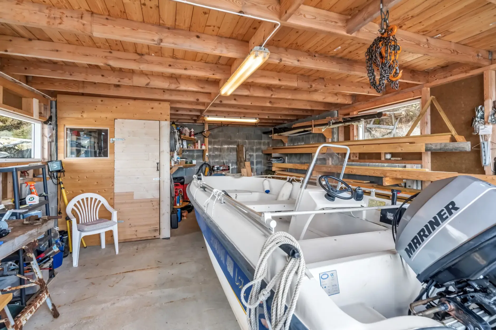 1960s Norwegian Country House with Sea Access and Expansive Gardens - View image 36 of 48