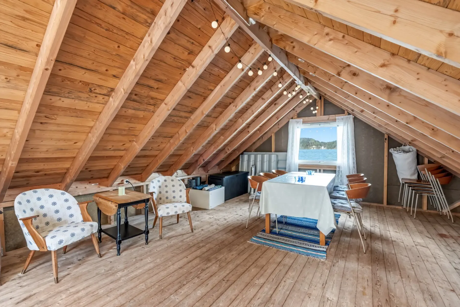 1960s Norwegian Country House with Sea Access and Expansive Gardens - View image 39 of 48