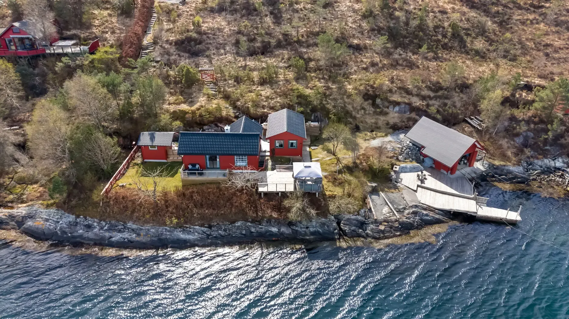 1960s Norwegian Country House with Sea Access and Expansive Gardens - View image 41 of 48