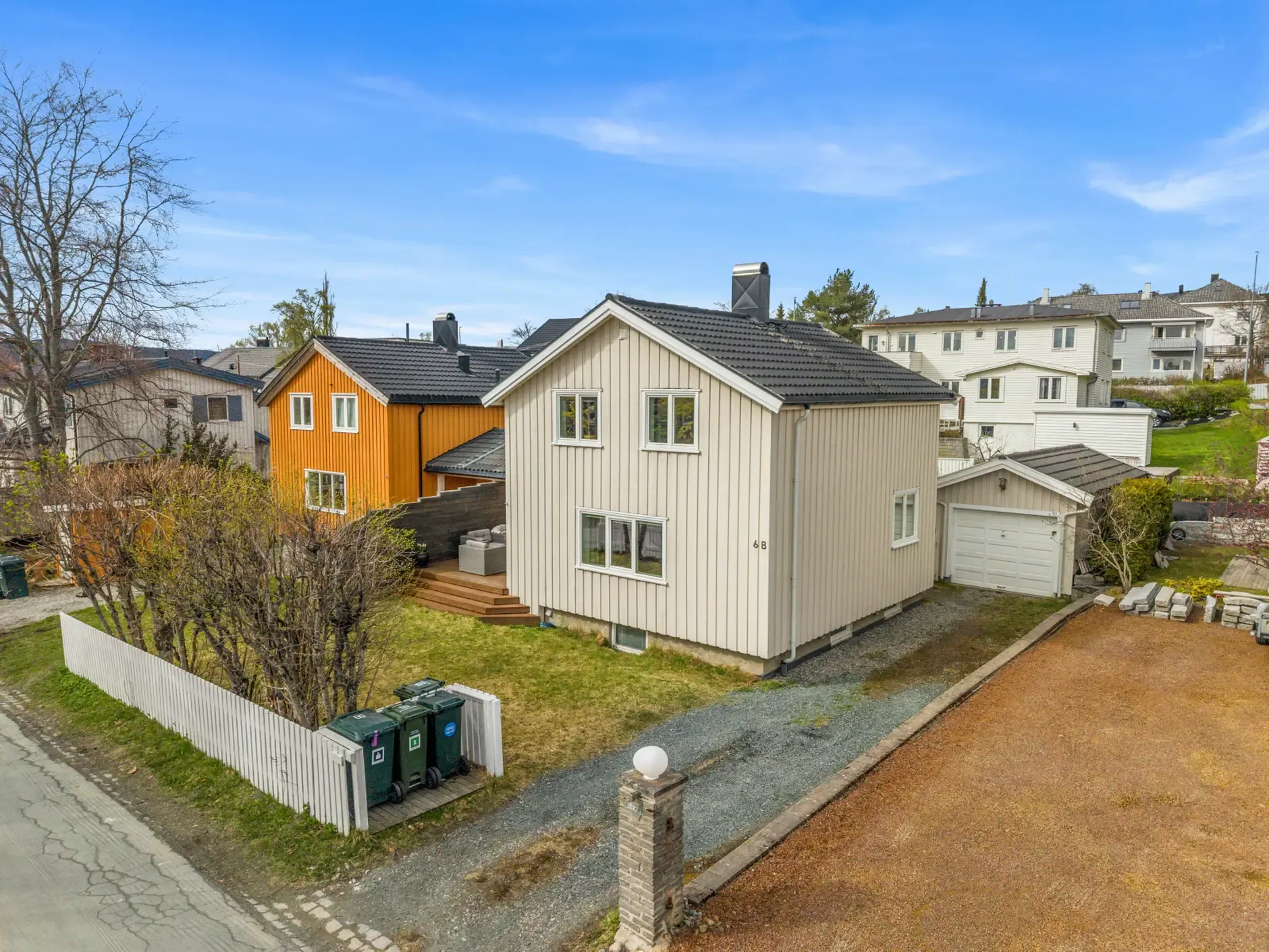 Mid-Century 3-Bedroom House with Garden and Terrace in Central Trondheim - Image 1