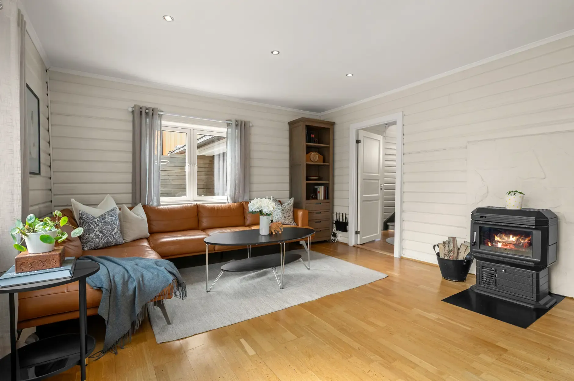 Mid-Century 3-Bedroom House with Garden and Terrace in Central Trondheim - View image 10 of 47