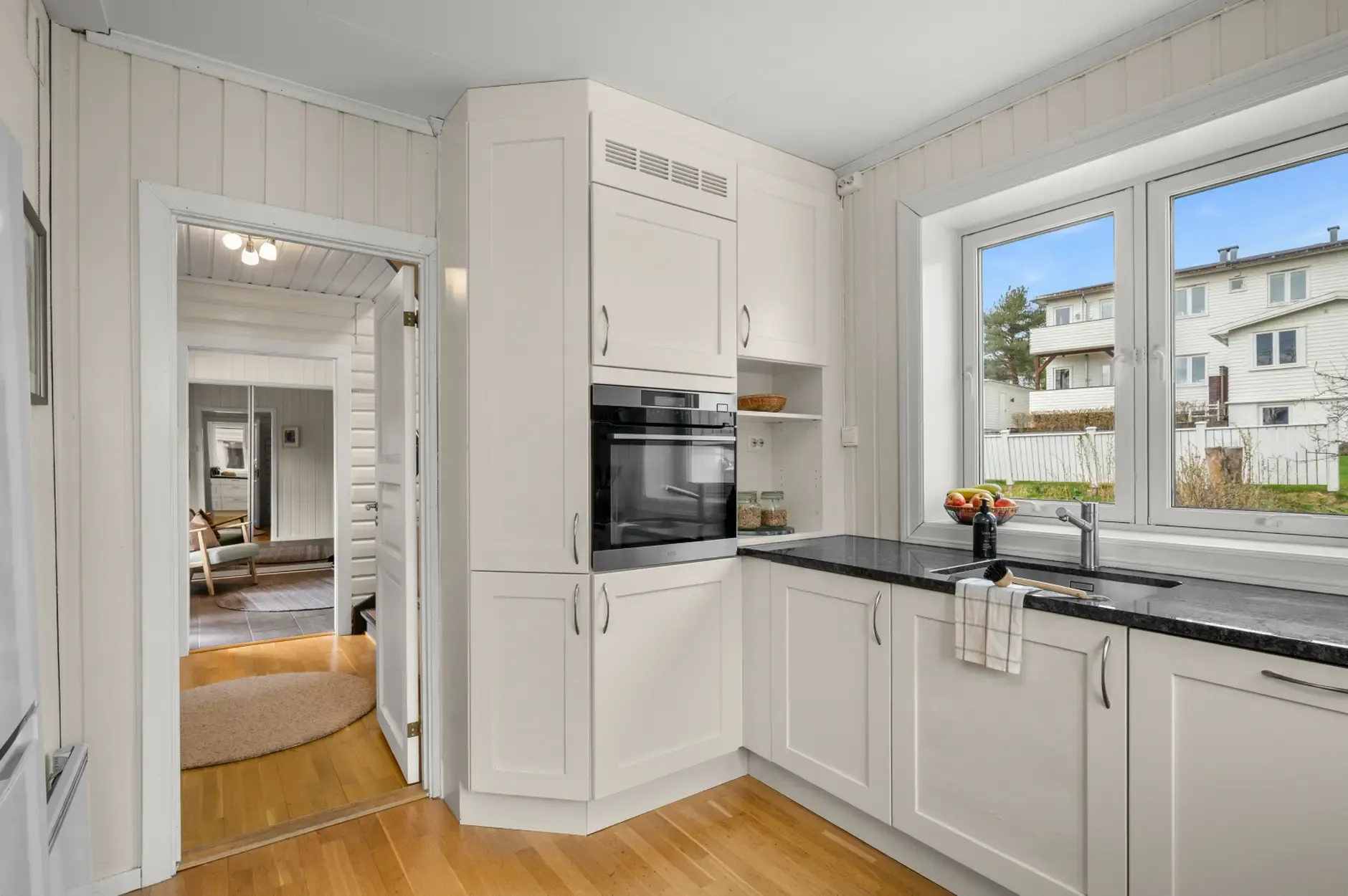 Mid-Century 3-Bedroom House with Garden and Terrace in Central Trondheim - View image 11 of 47