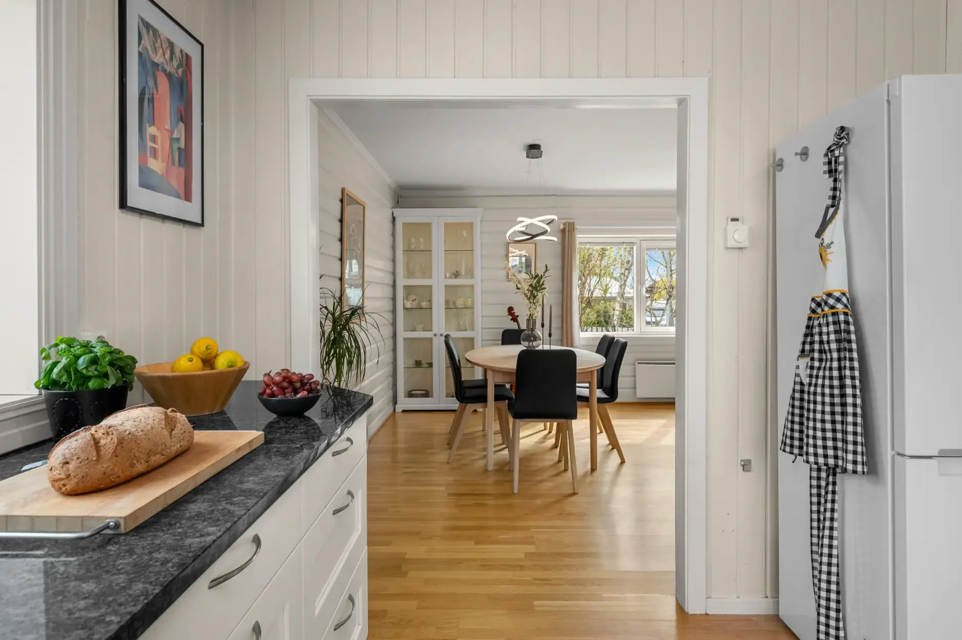 Mid-Century 3-Bedroom House with Garden and Terrace in Central Trondheim - View image 12 of 47