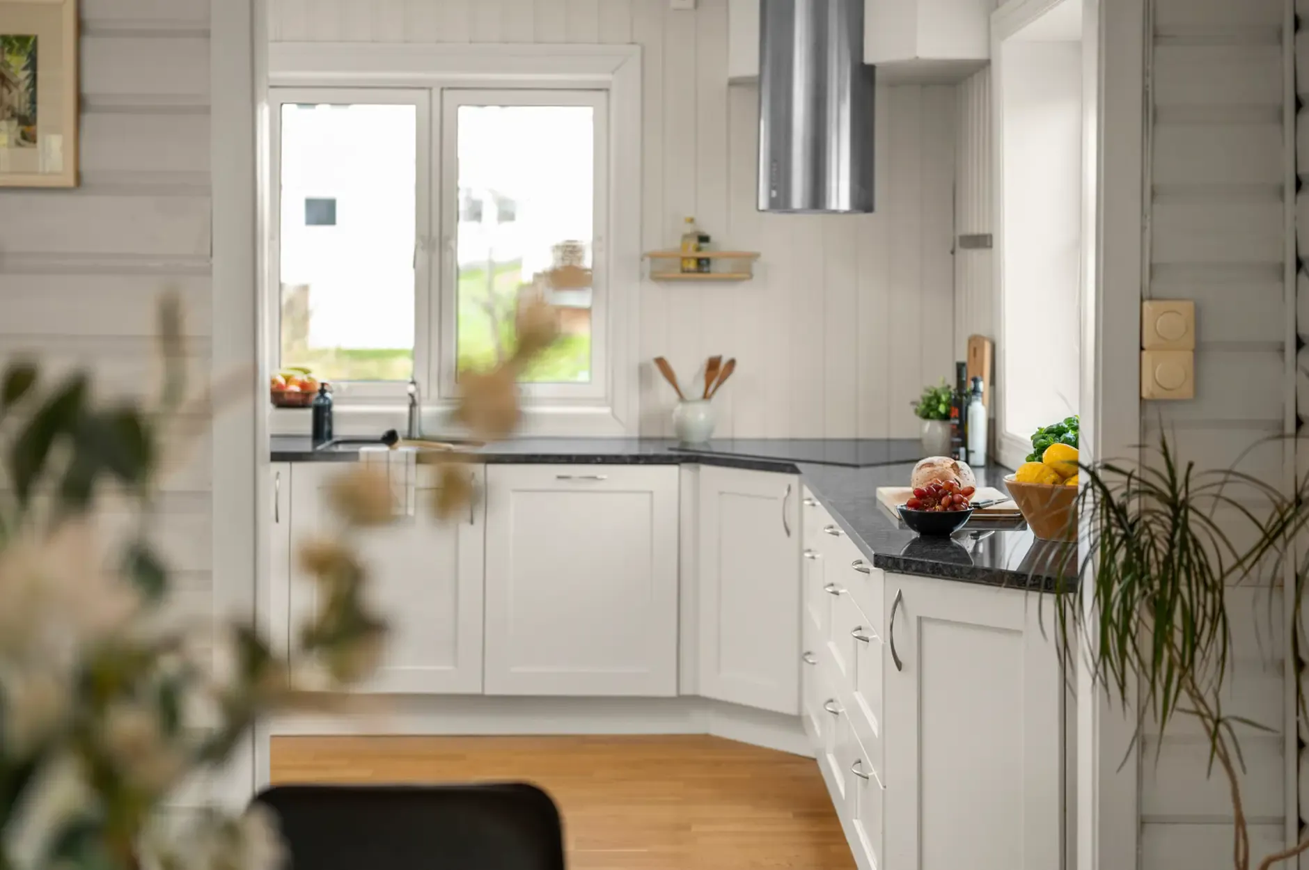 Mid-Century 3-Bedroom House with Garden and Terrace in Central Trondheim - View image 14 of 47