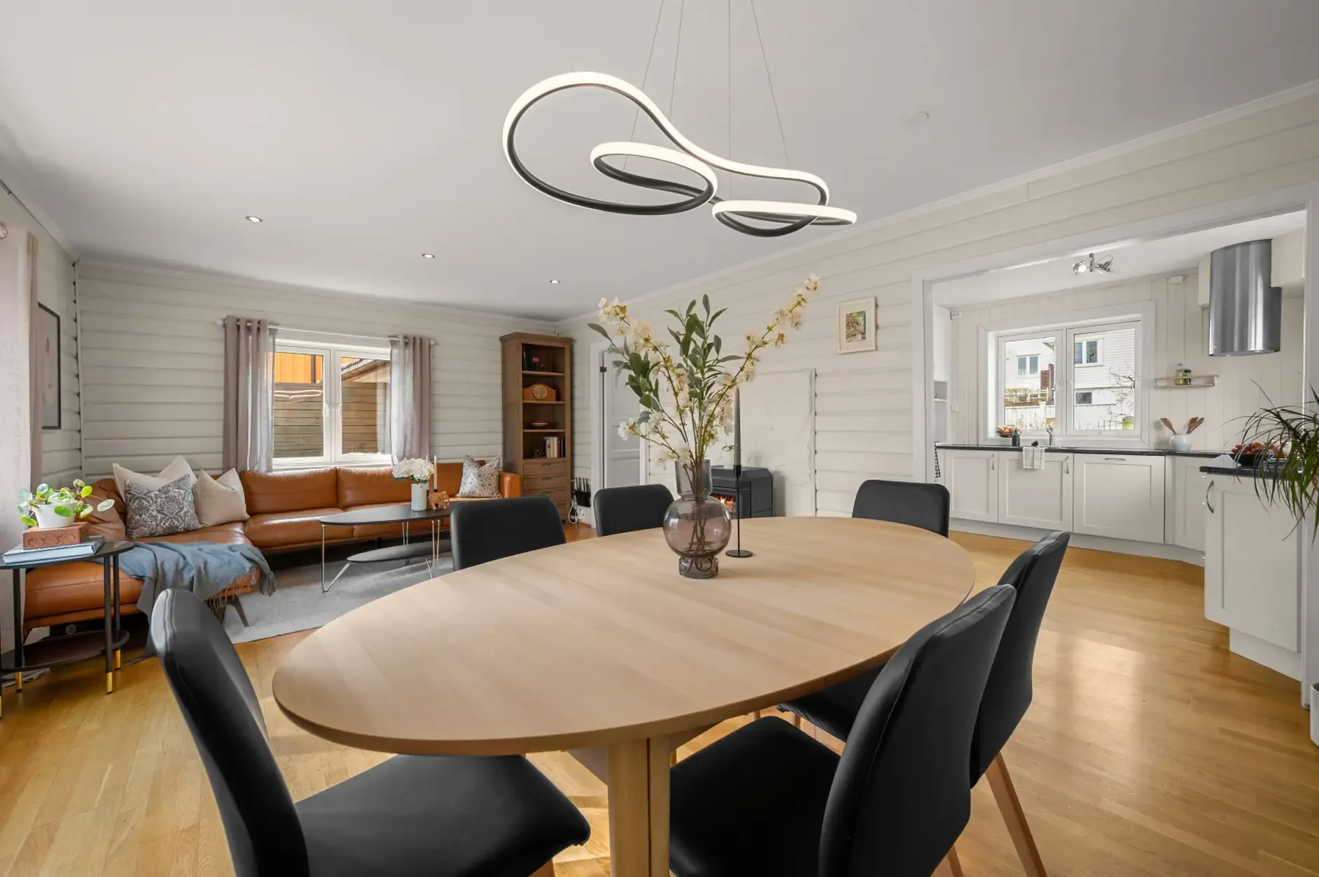 Mid-Century 3-Bedroom House with Garden and Terrace in Central Trondheim - View image 19 of 47