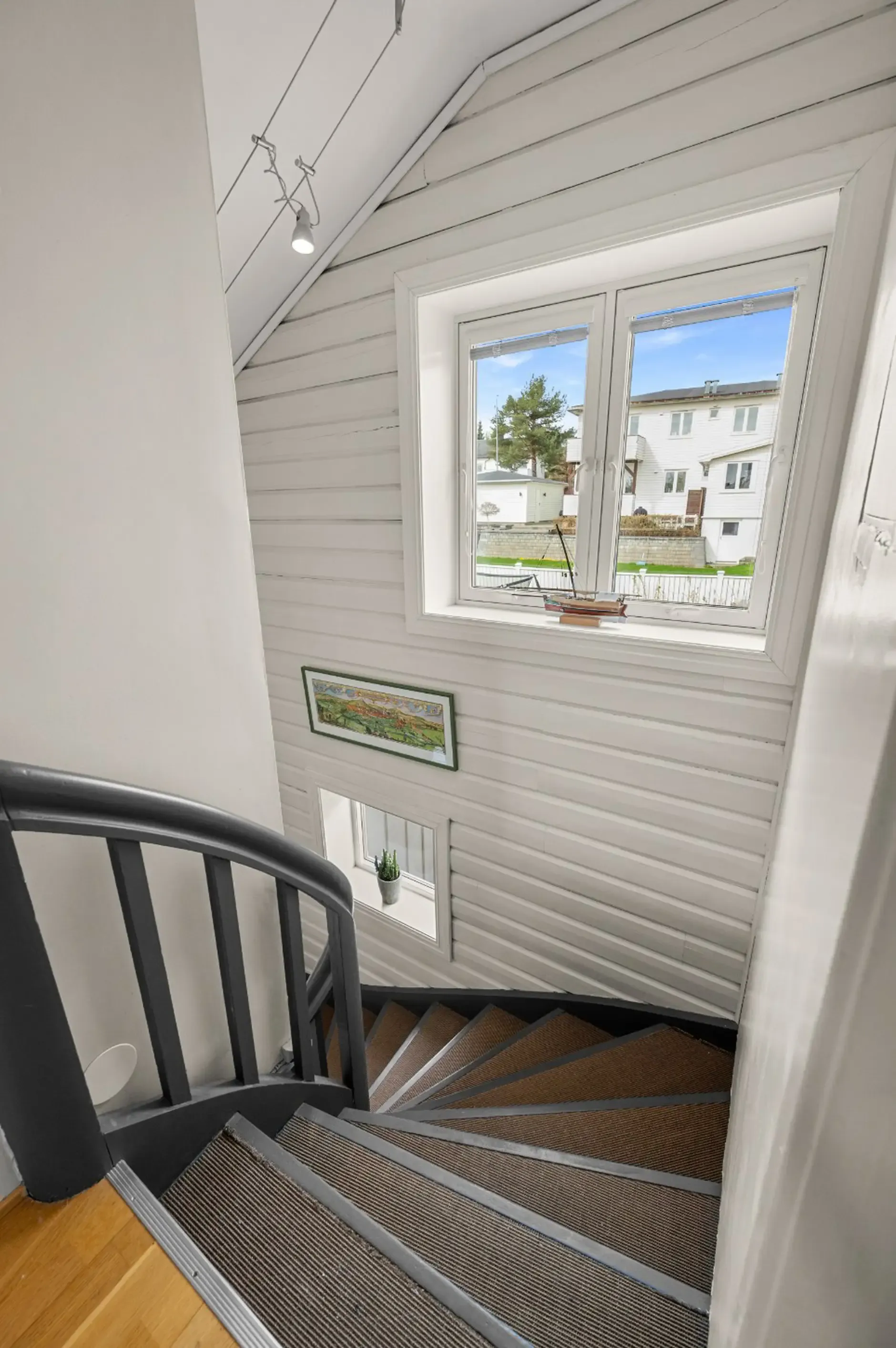 Mid-Century 3-Bedroom House with Garden and Terrace in Central Trondheim - View image 29 of 47