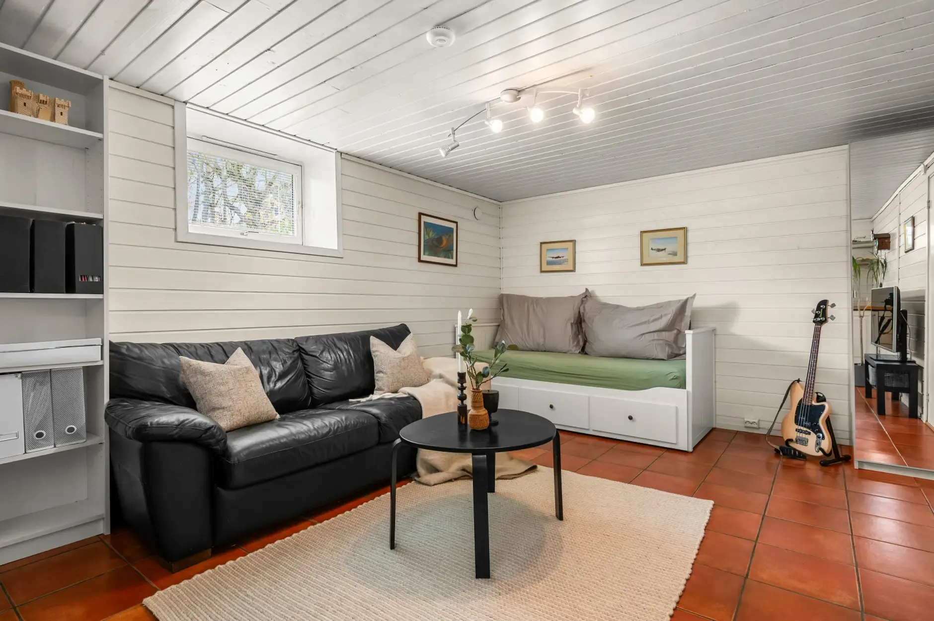 Mid-Century 3-Bedroom House with Garden and Terrace in Central Trondheim - View image 30 of 47