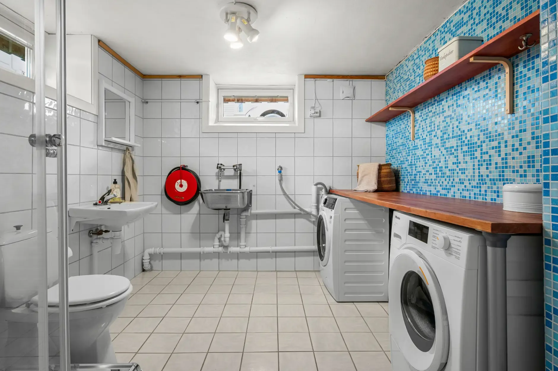 Mid-Century 3-Bedroom House with Garden and Terrace in Central Trondheim - View image 32 of 47