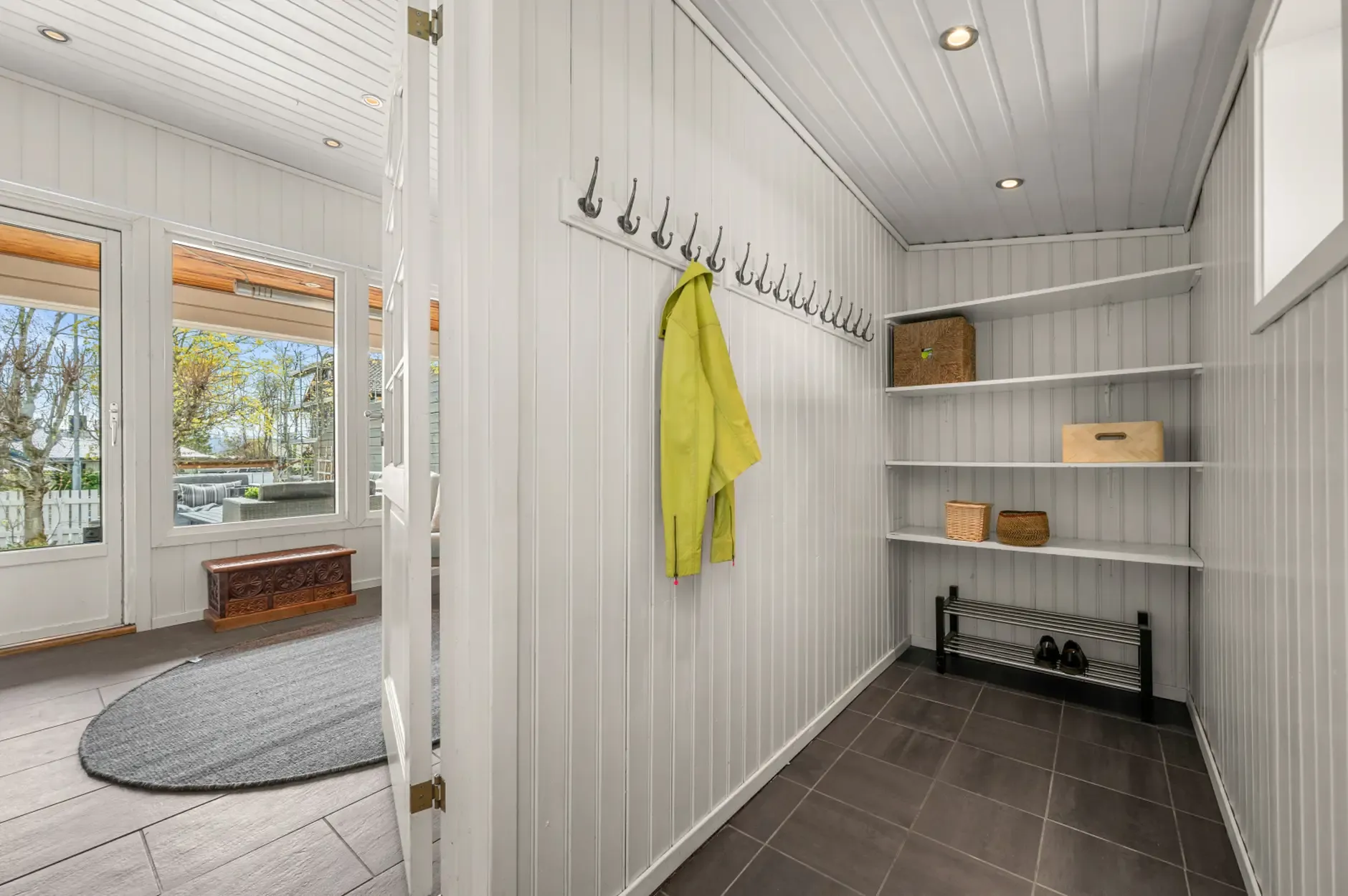 Mid-Century 3-Bedroom House with Garden and Terrace in Central Trondheim - View image 35 of 47