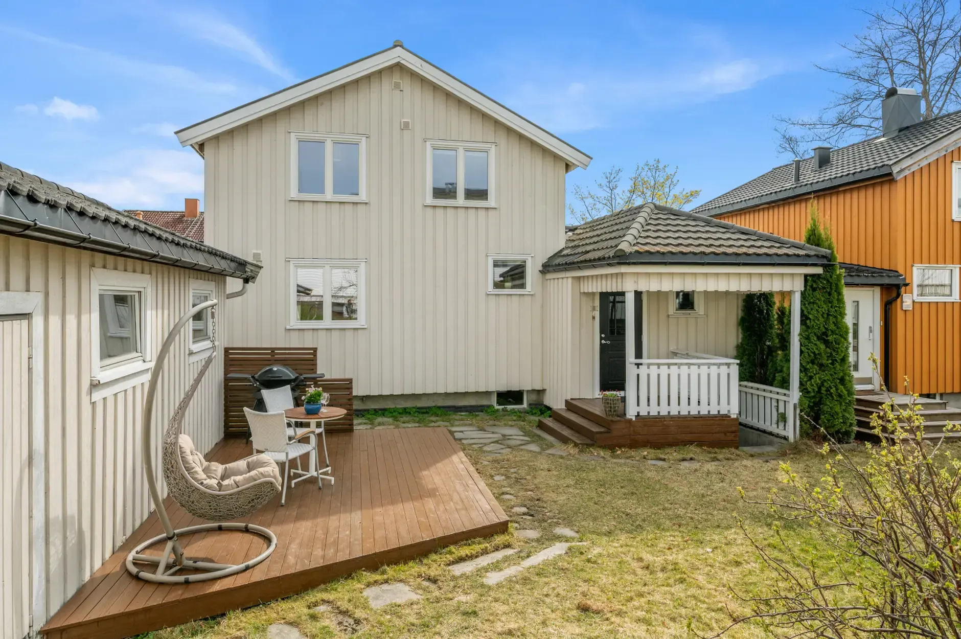 Mid-Century 3-Bedroom House with Garden and Terrace in Central Trondheim - View image 38 of 47