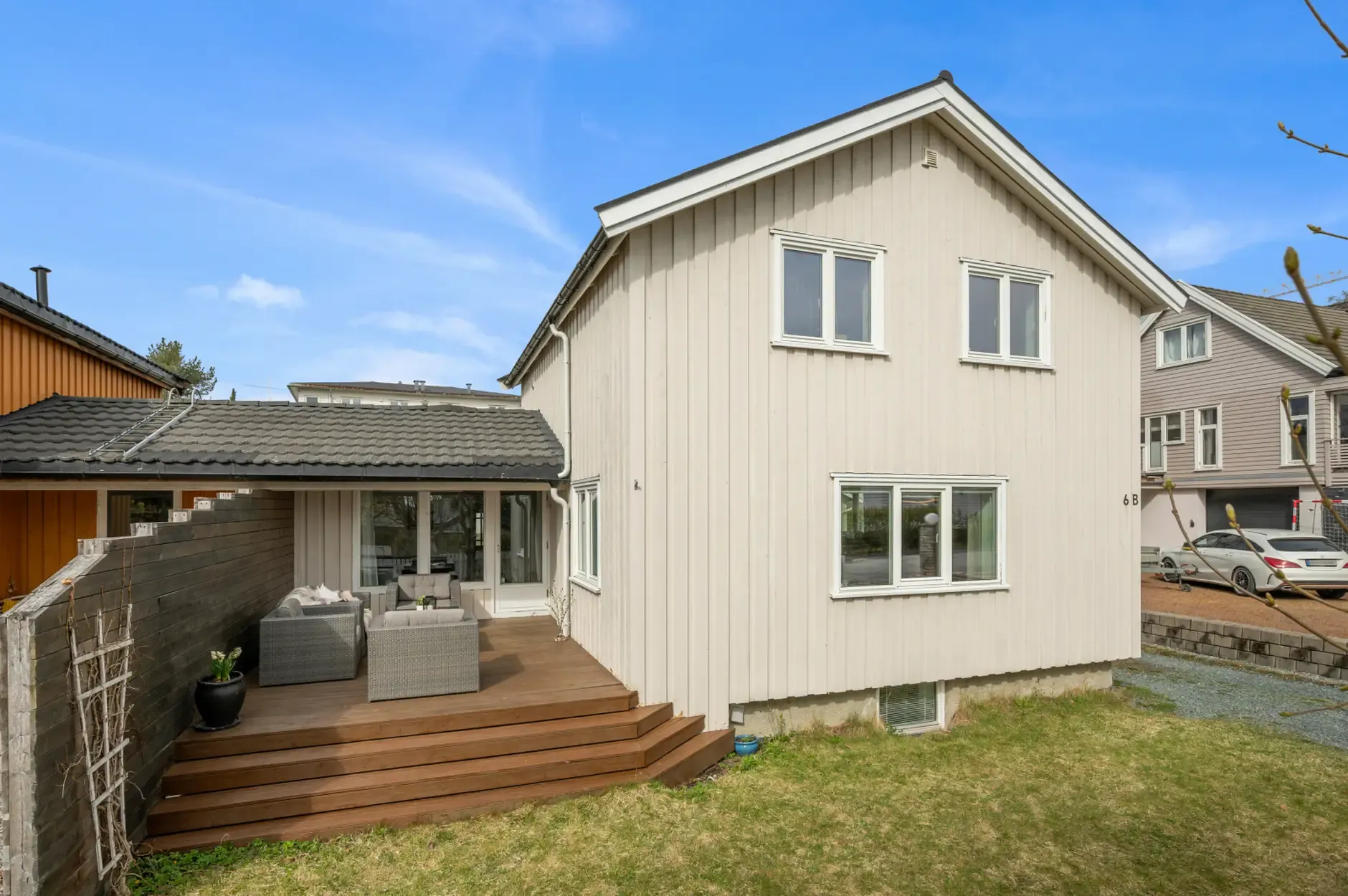 Mid-Century 3-Bedroom House with Garden and Terrace in Central Trondheim - View image 42 of 47