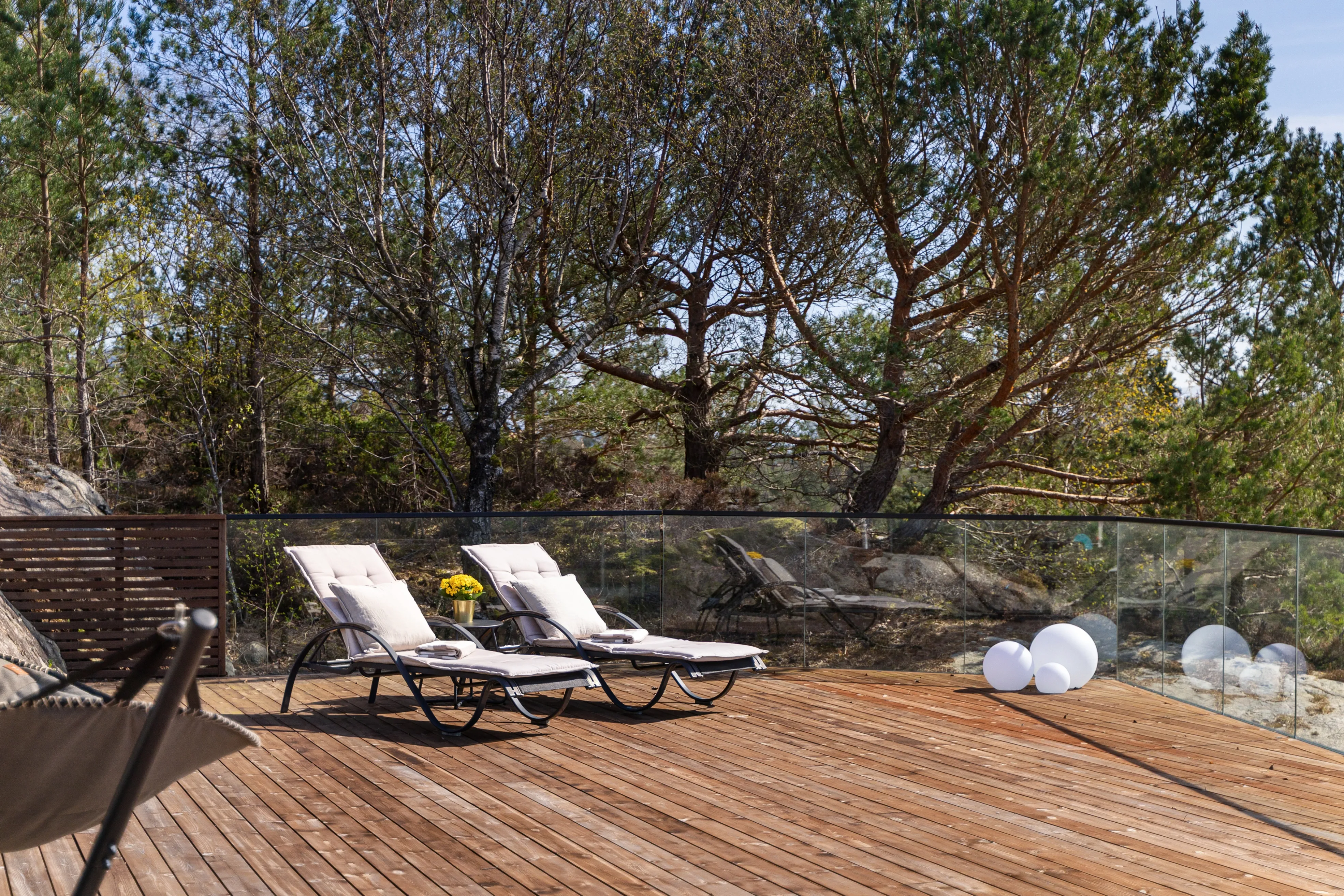 Norwegian Coastal Cabin with Expansive Terrace and Sea Views - View image 35 of 42