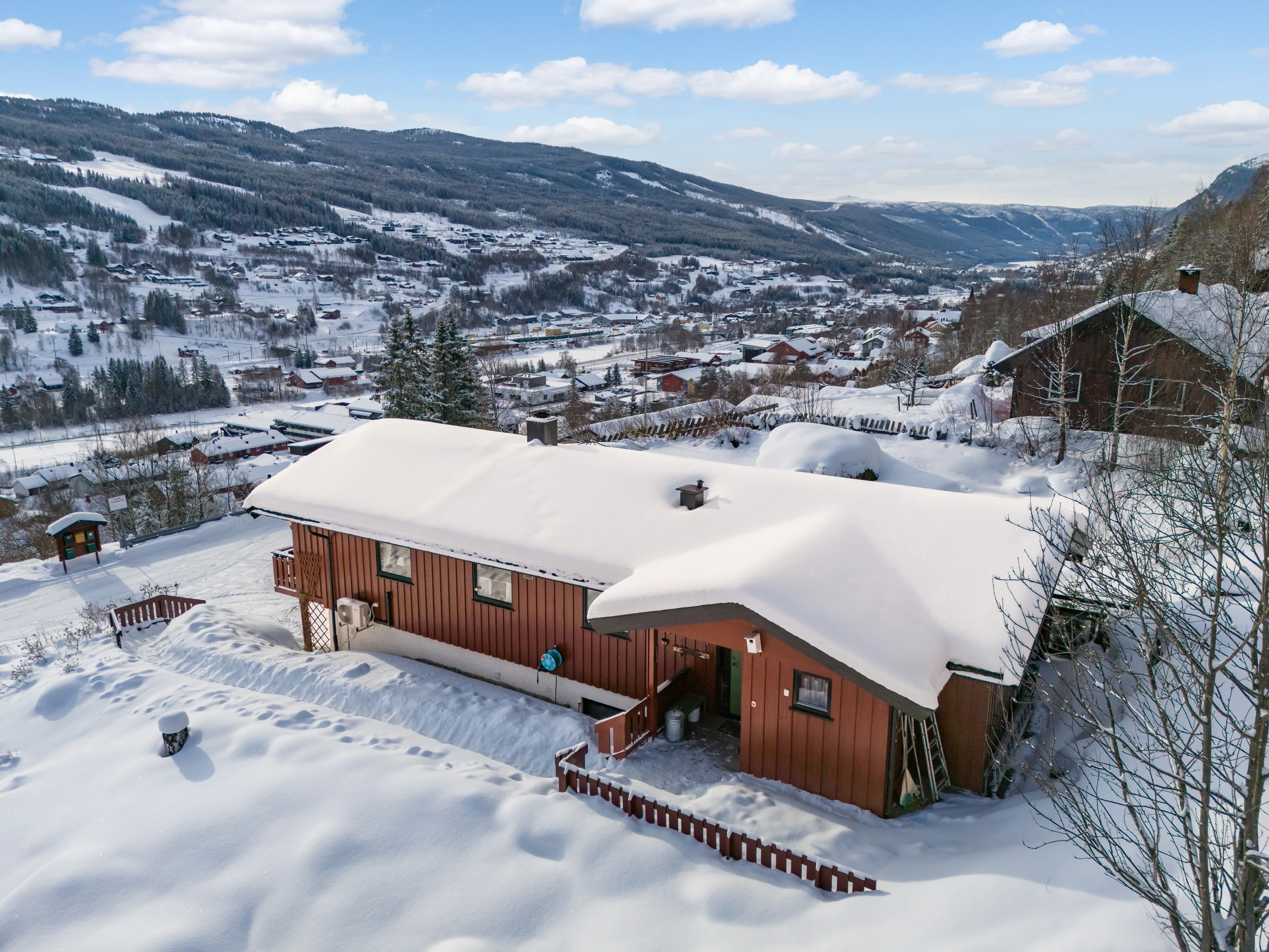 1970s Ål House with Expansive Terrace and Private Garden - Image 1