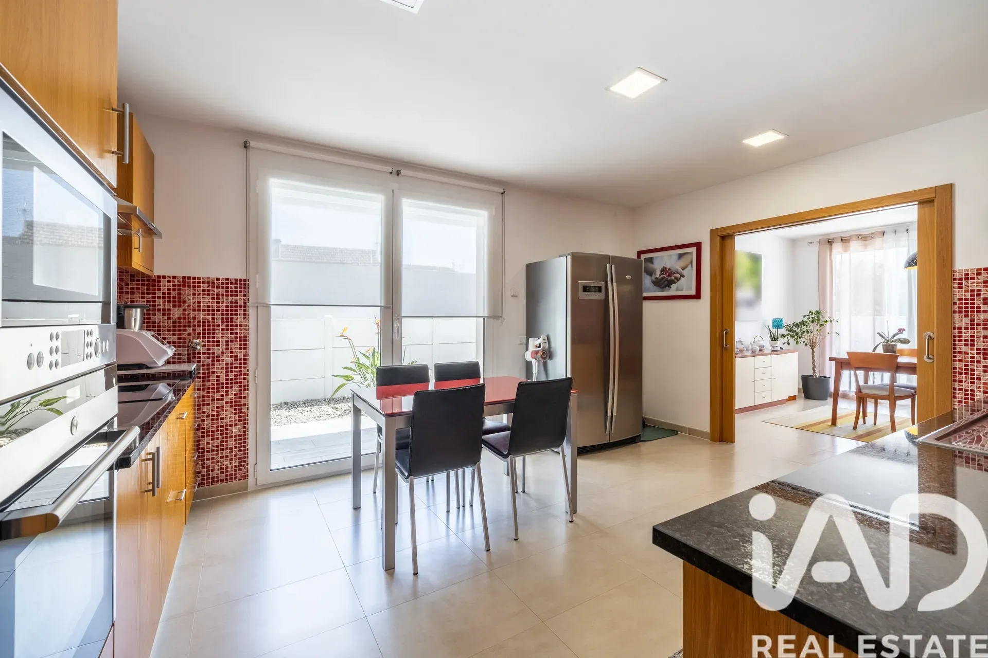 Contemporary 5-Bedroom House with Garden and Terrace in Leiria, Portugal - View image 9 of 37