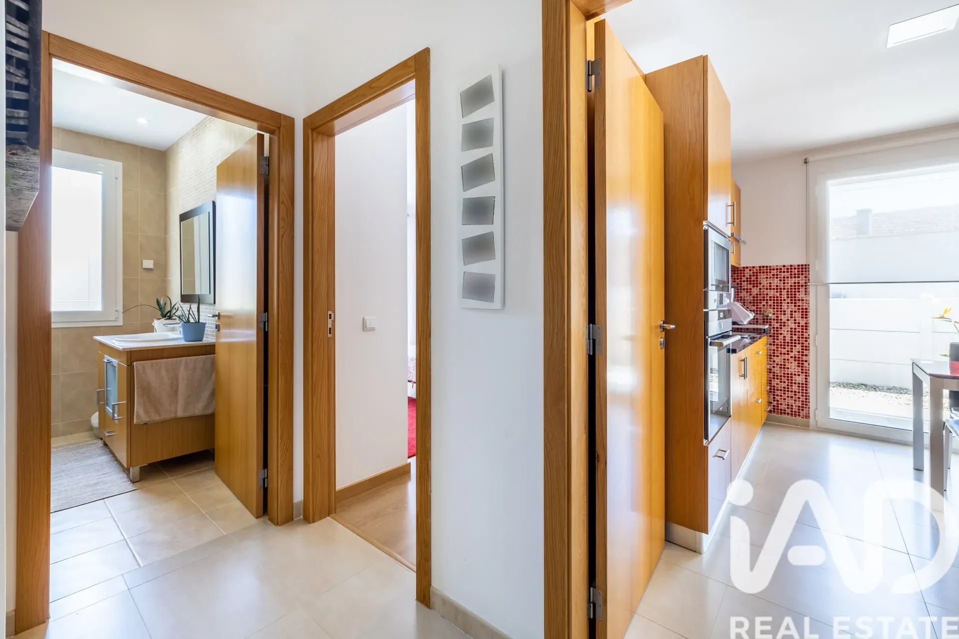 Contemporary 5-Bedroom House with Garden and Terrace in Leiria, Portugal - View image 11 of 37