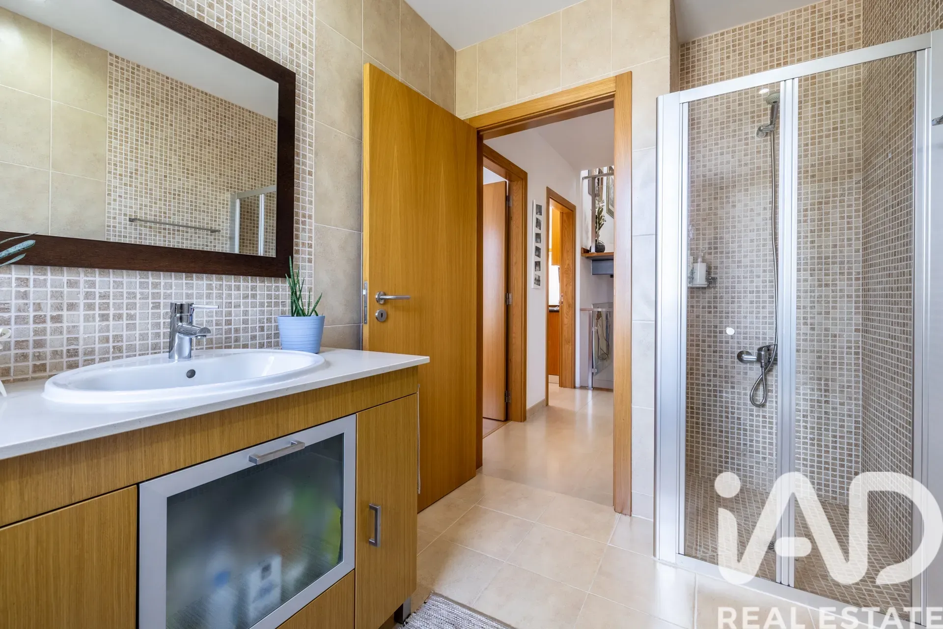 Contemporary 5-Bedroom House with Garden and Terrace in Leiria, Portugal - View image 14 of 37