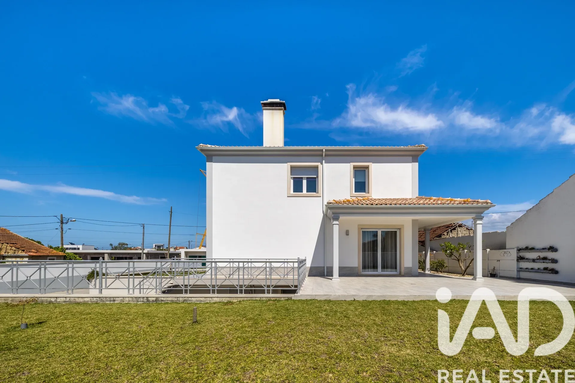 Contemporary 5-Bedroom House with Garden and Terrace in Leiria, Portugal - View image 32 of 37