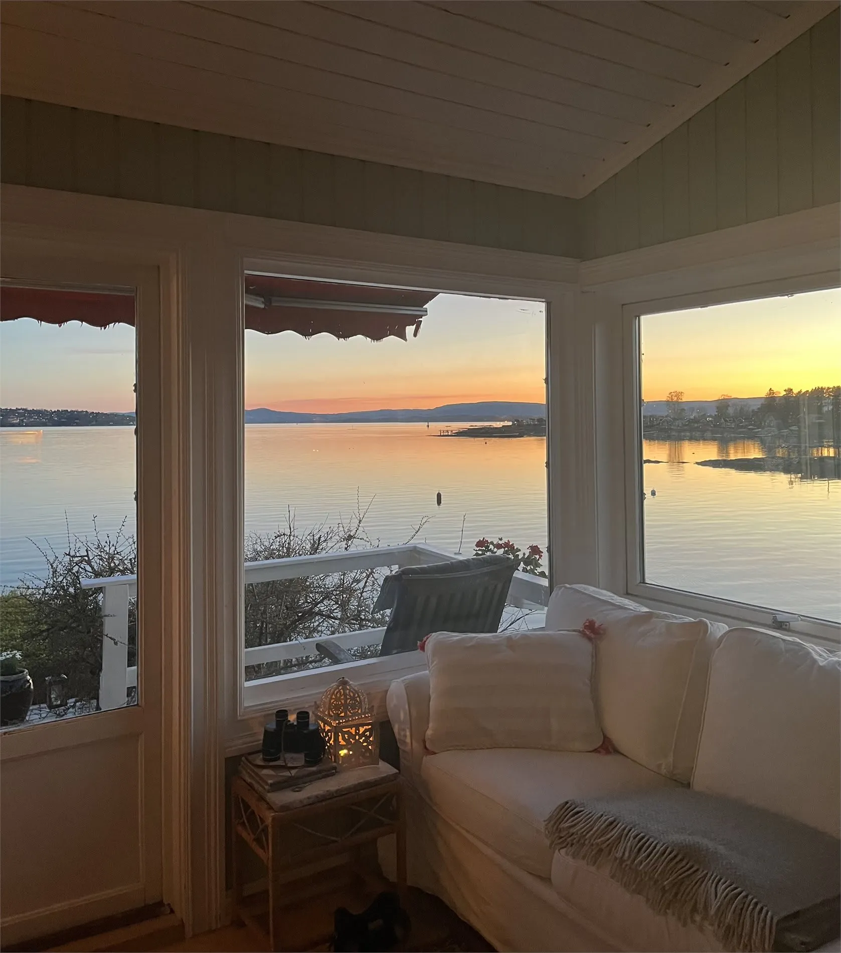 Cabaña de dos dormitorios de los años 30 con vistas al mar en Lindøya, Oslo - Ver imagen 24 de 50