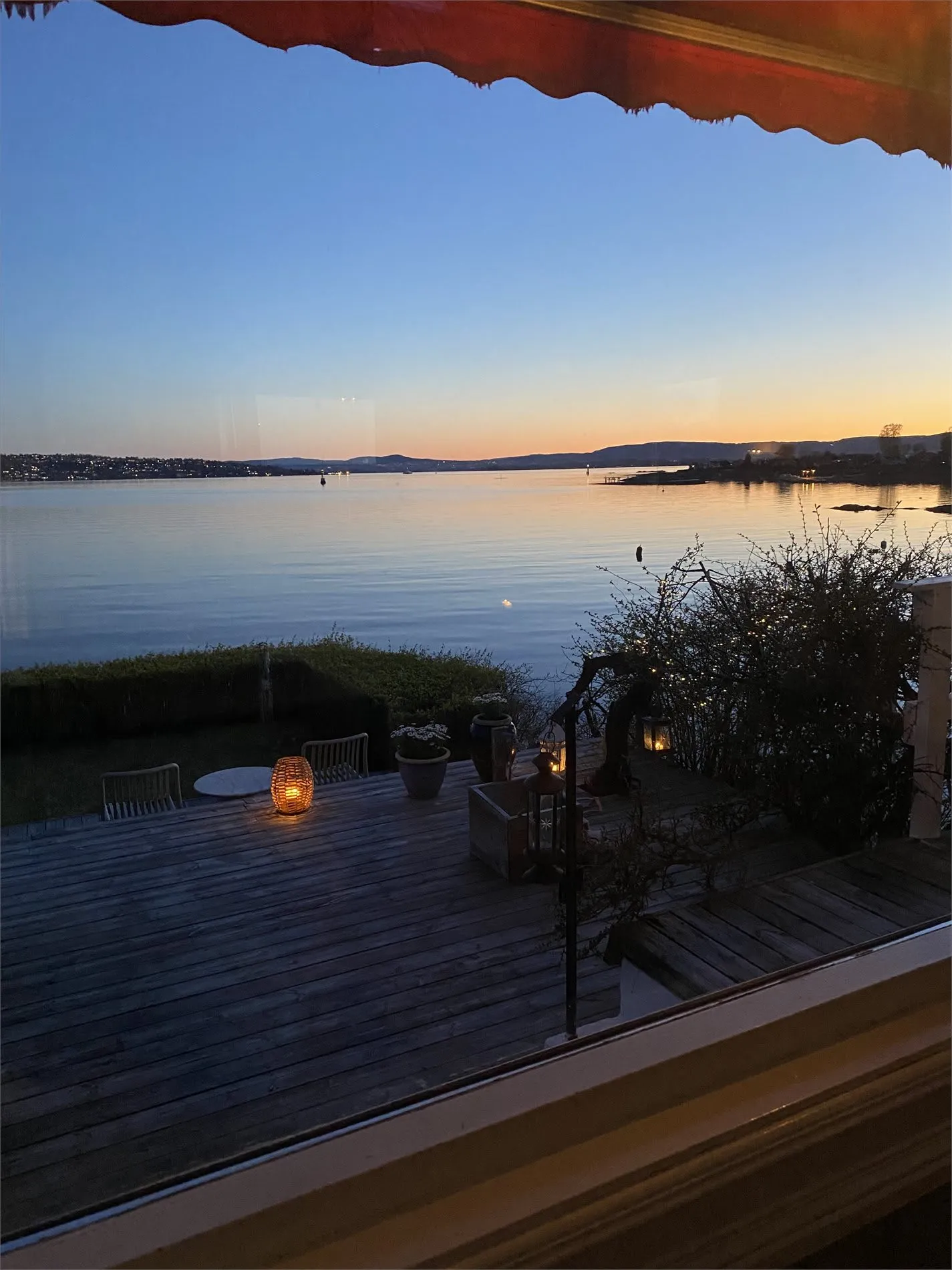 Cabaña de dos dormitorios de los años 30 con vistas al mar en Lindøya, Oslo - Ver imagen 25 de 50