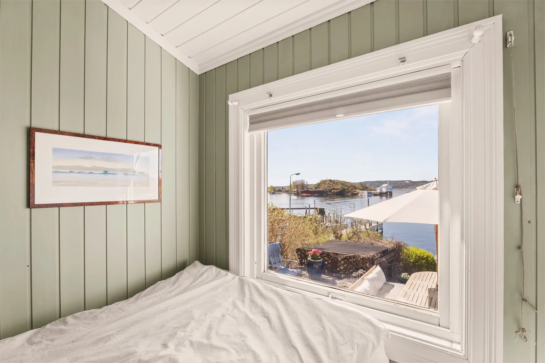 Cabaña de dos dormitorios de los años 30 con vistas al mar en Lindøya, Oslo - Ver imagen 31 de 50
