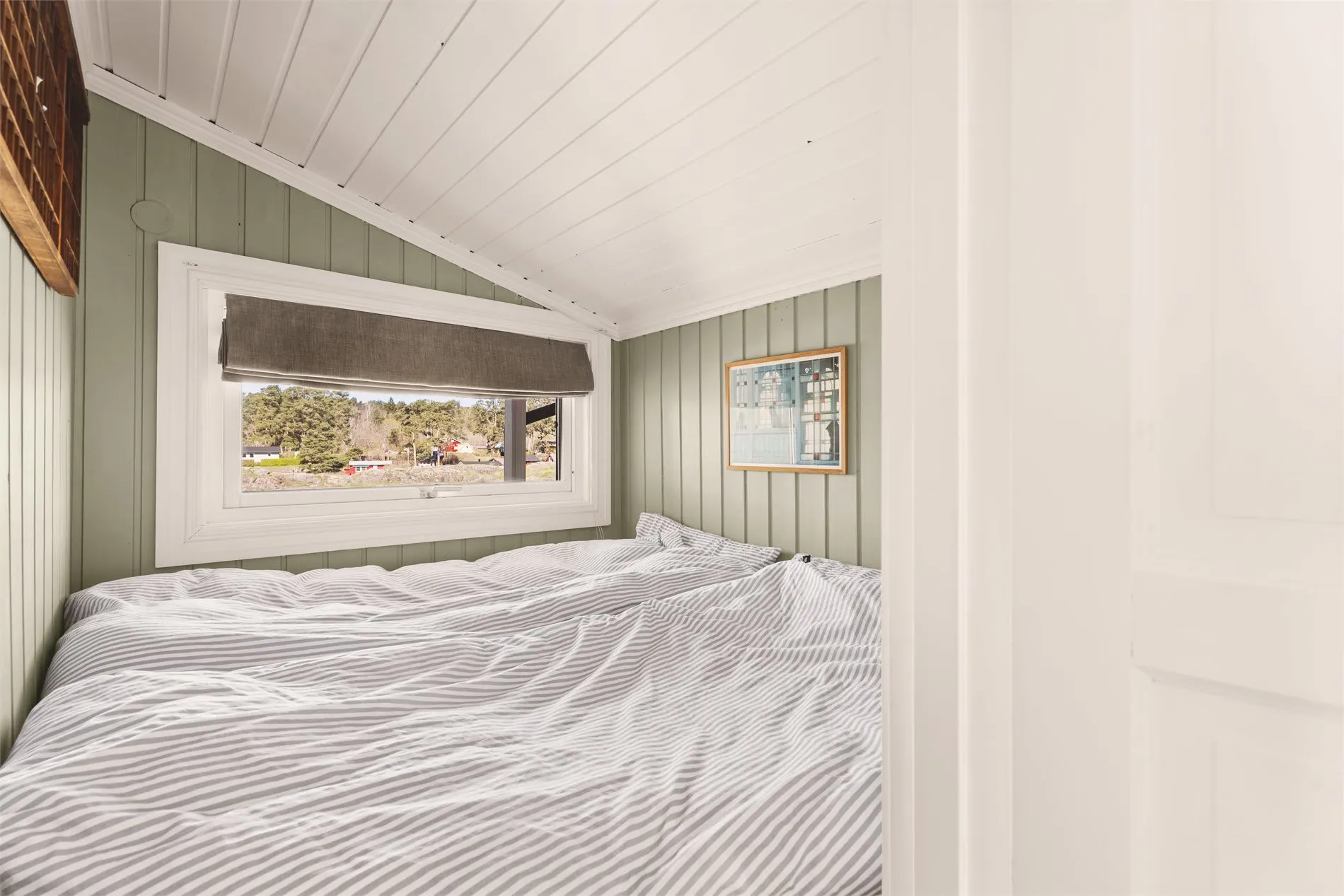 Cabaña de dos dormitorios de los años 30 con vistas al mar en Lindøya, Oslo - Ver imagen 32 de 50