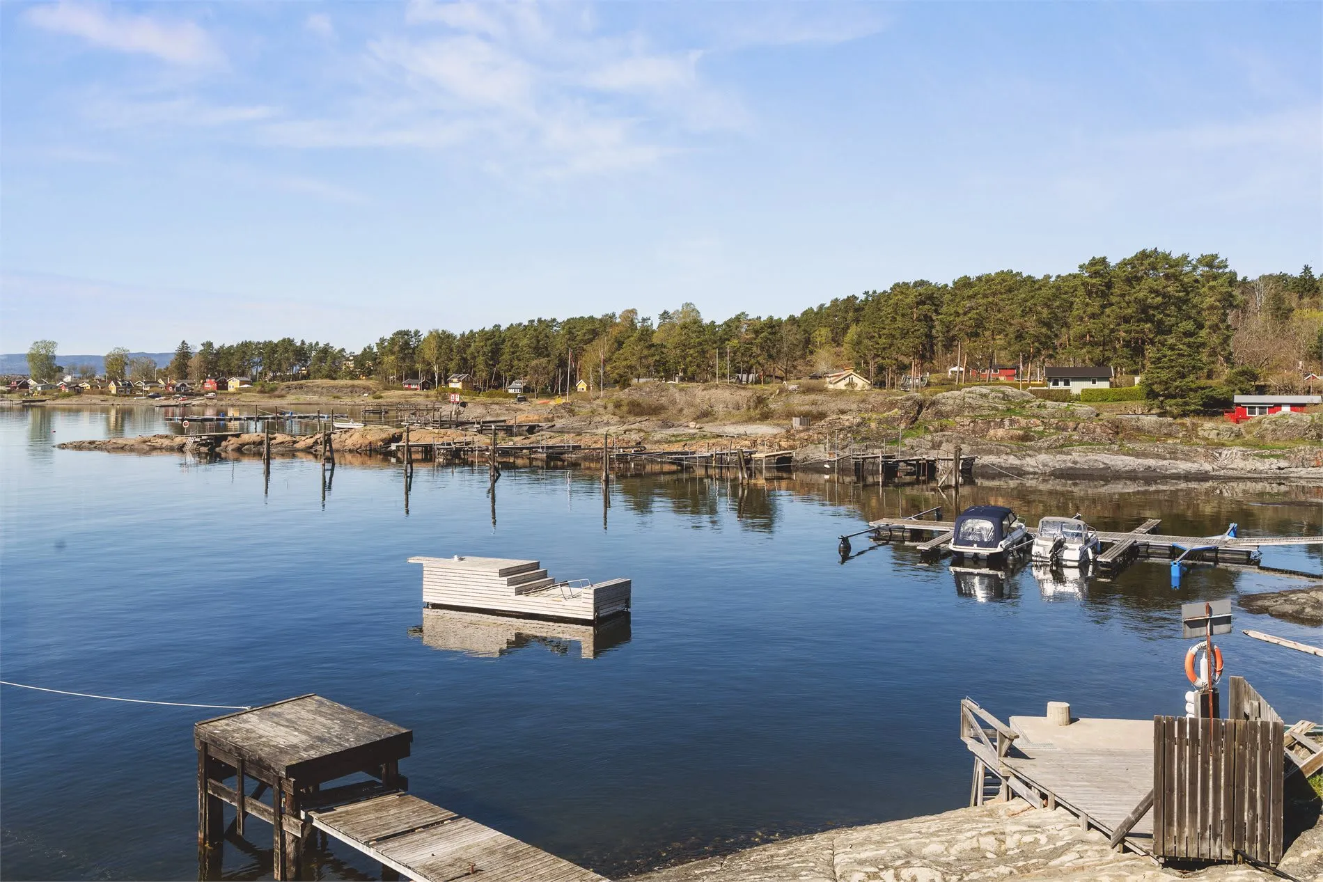 Cabaña de dos dormitorios de los años 30 con vistas al mar en Lindøya, Oslo - Ver imagen 39 de 50