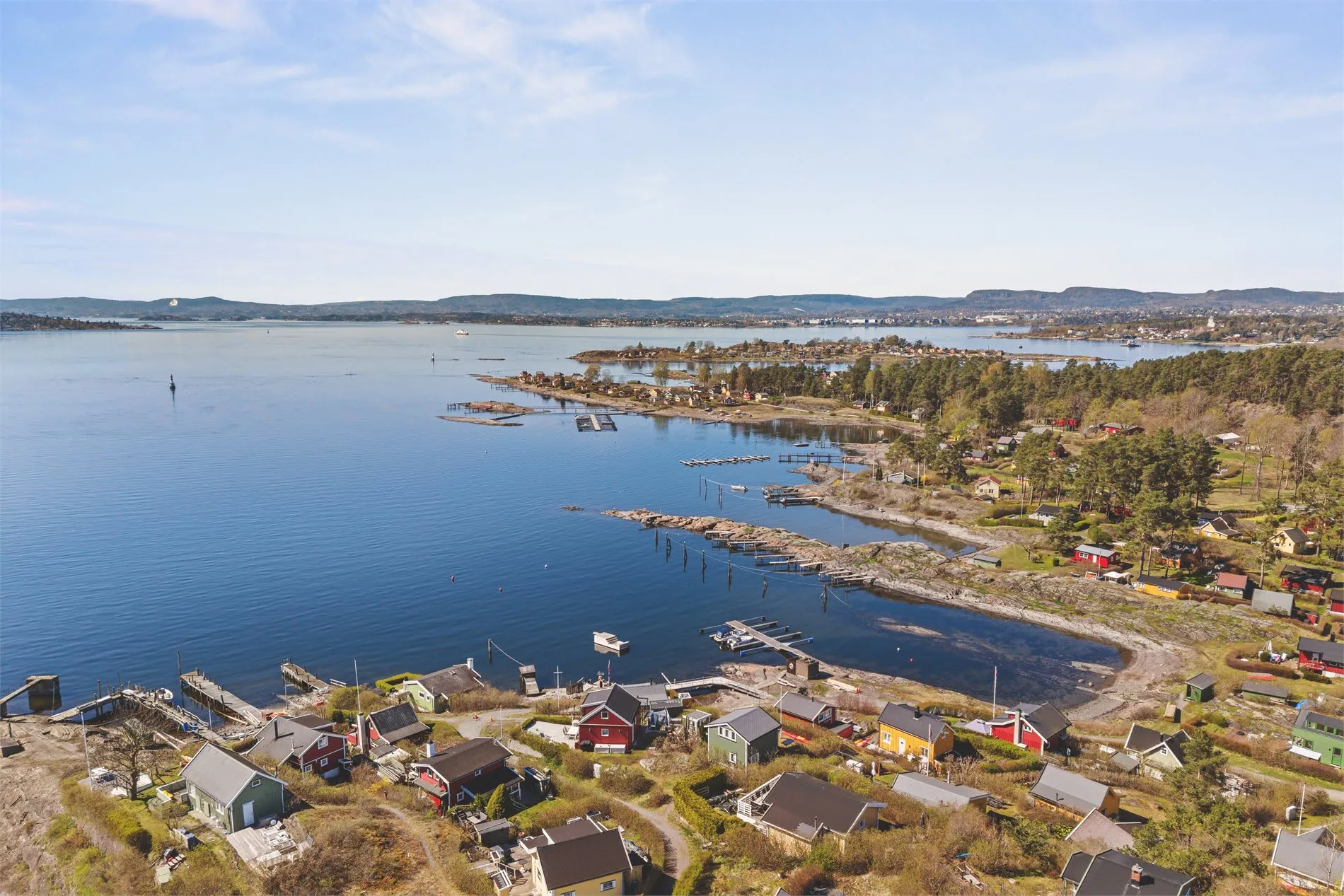 Cabaña de dos dormitorios de los años 30 con vistas al mar en Lindøya, Oslo - Ver imagen 43 de 50