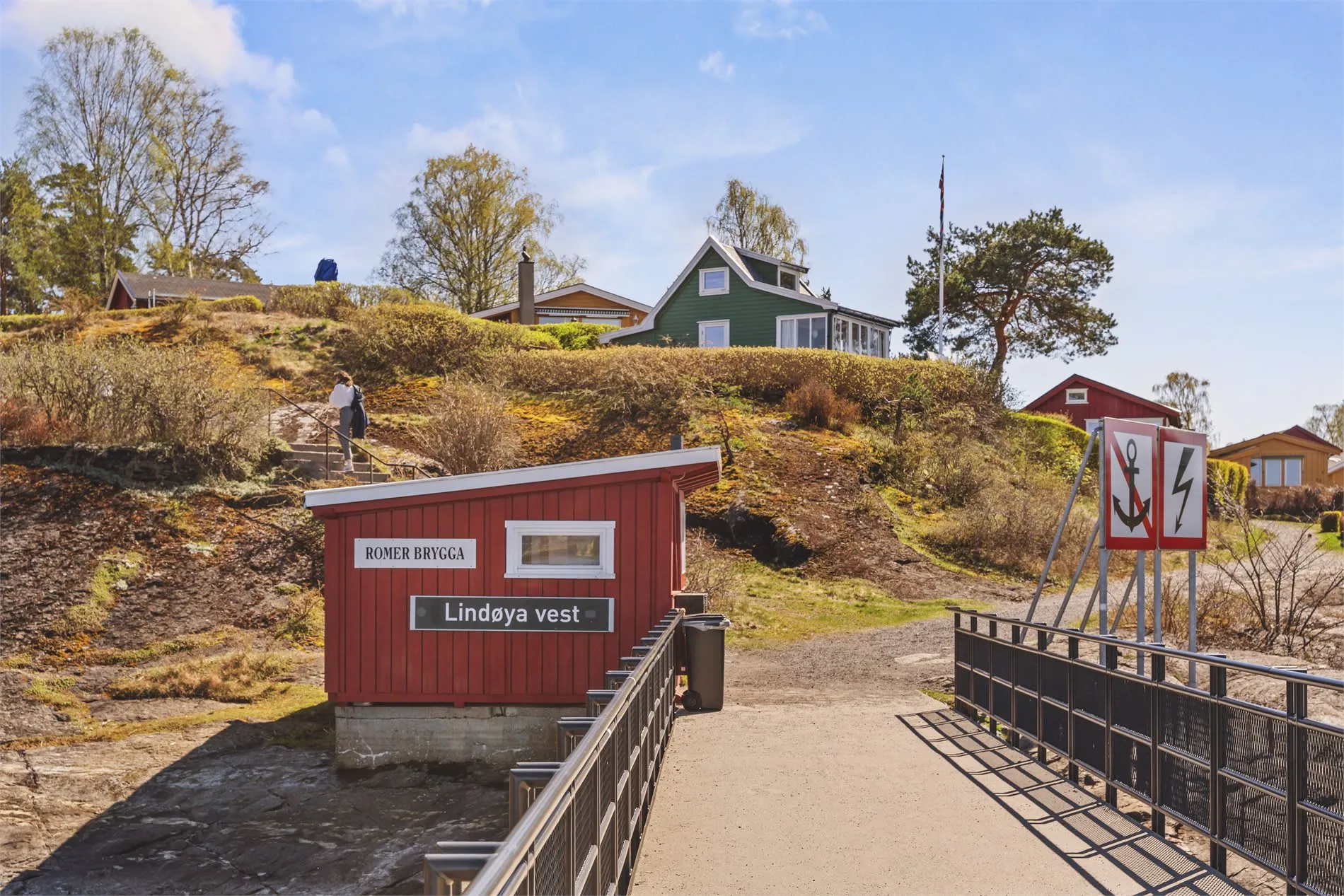 Cabaña de dos dormitorios de los años 30 con vistas al mar en Lindøya, Oslo - Ver imagen 46 de 50