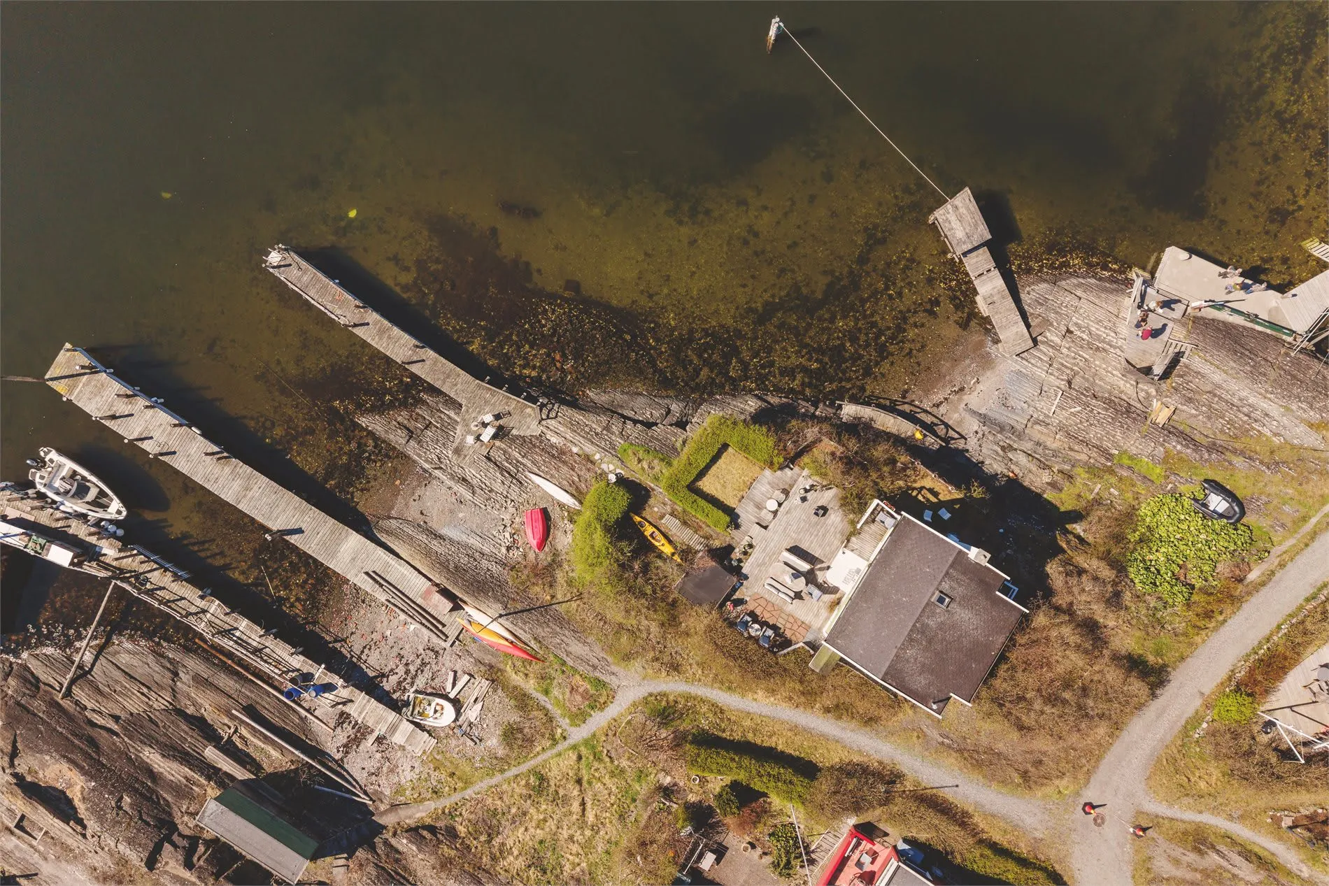 Cabaña de dos dormitorios de los años 30 con vistas al mar en Lindøya, Oslo - Ver imagen 48 de 50